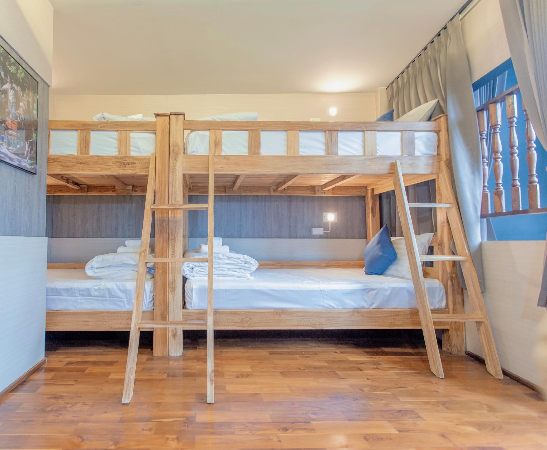 Deluxe Quadruple Room