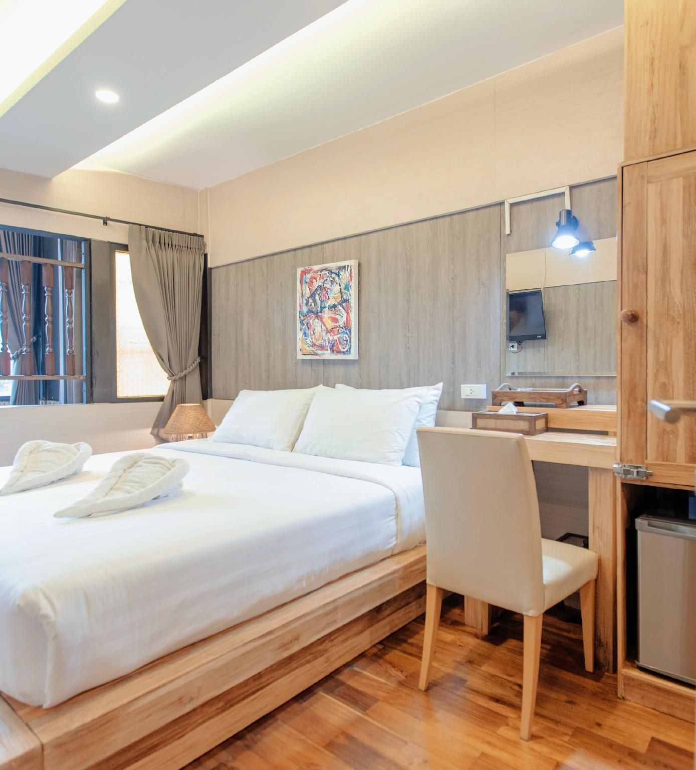Deluxe King Room with Balcony