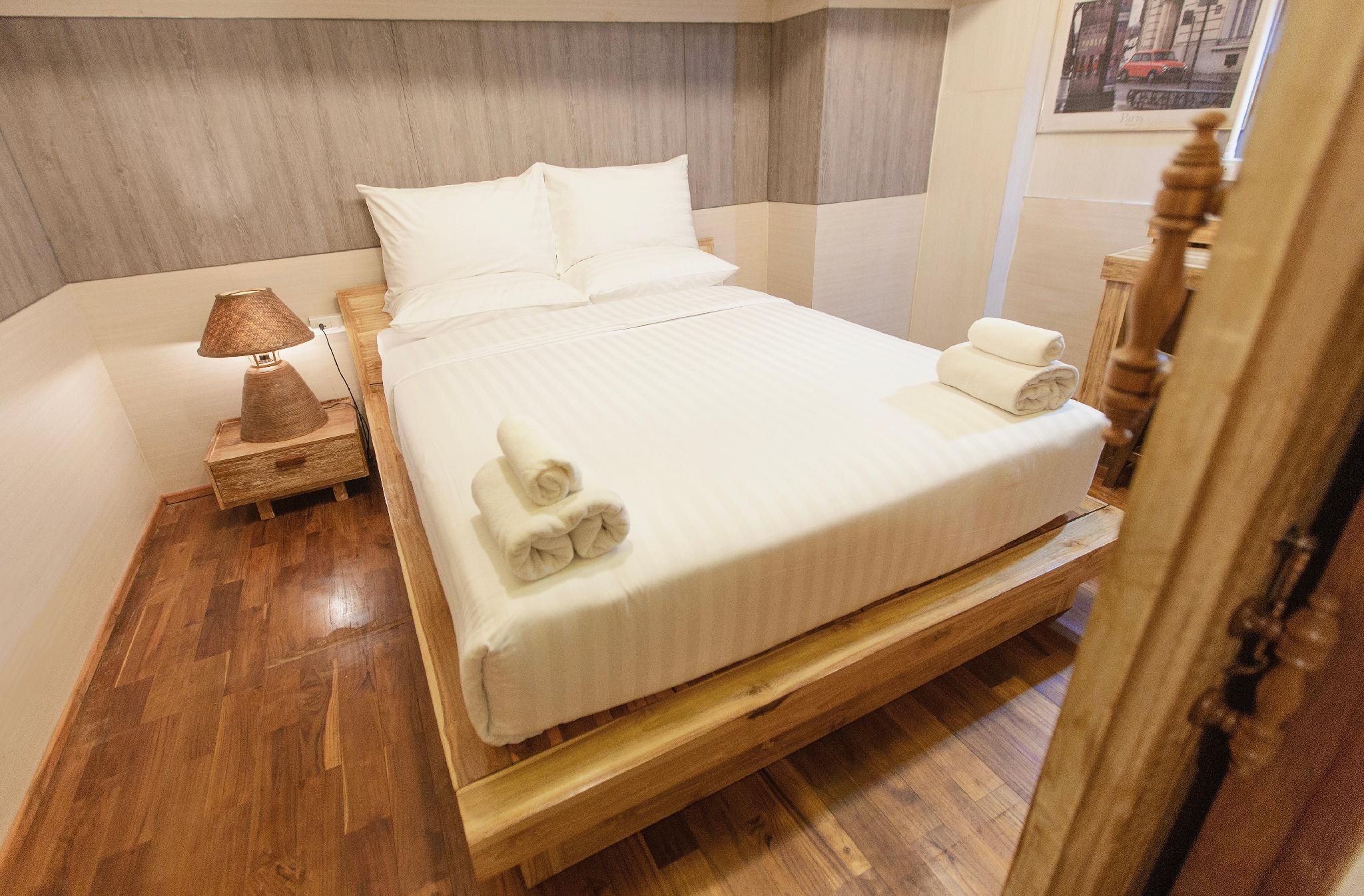 Comfort Queen Room
