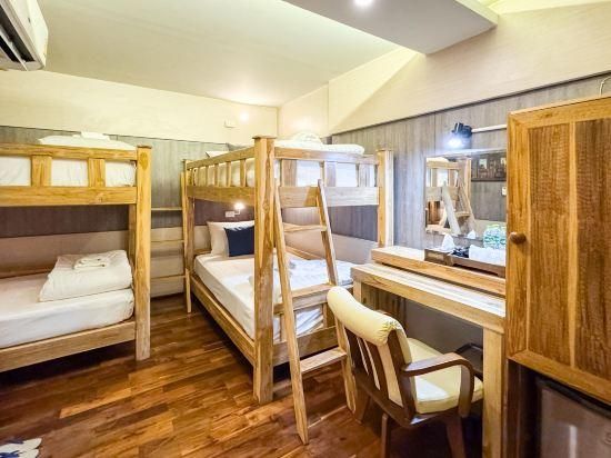 Deluxe Quadruple Room