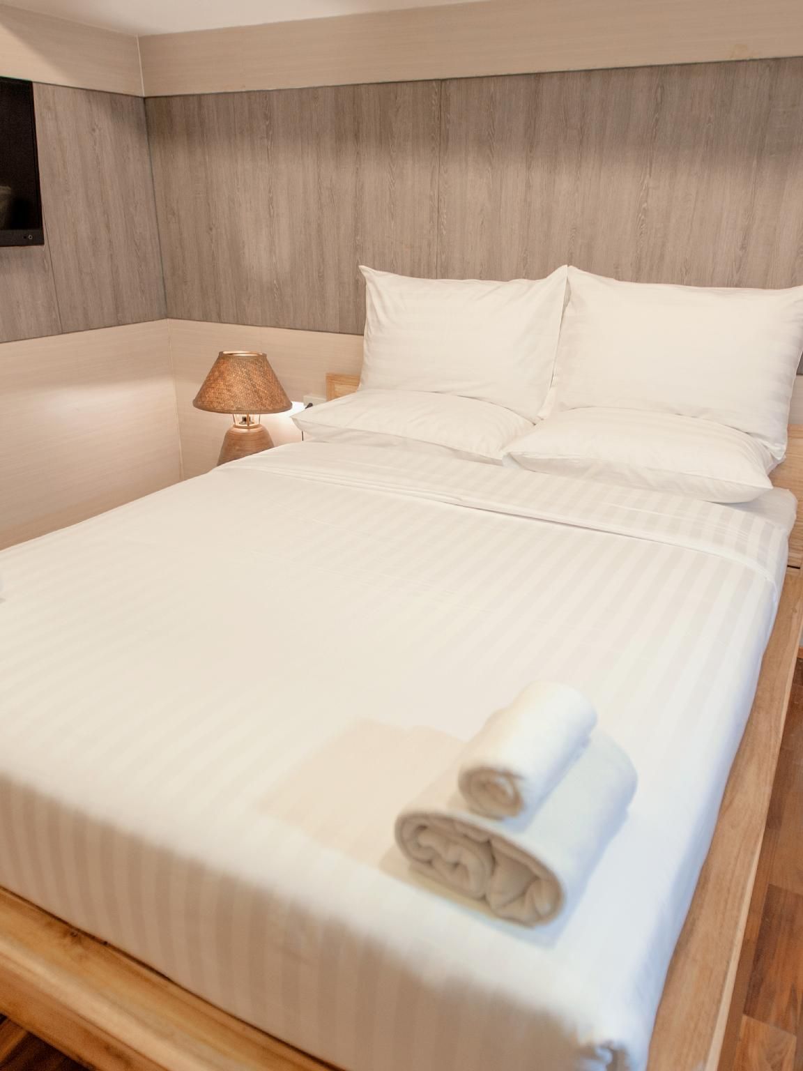 Comfort Queen Room