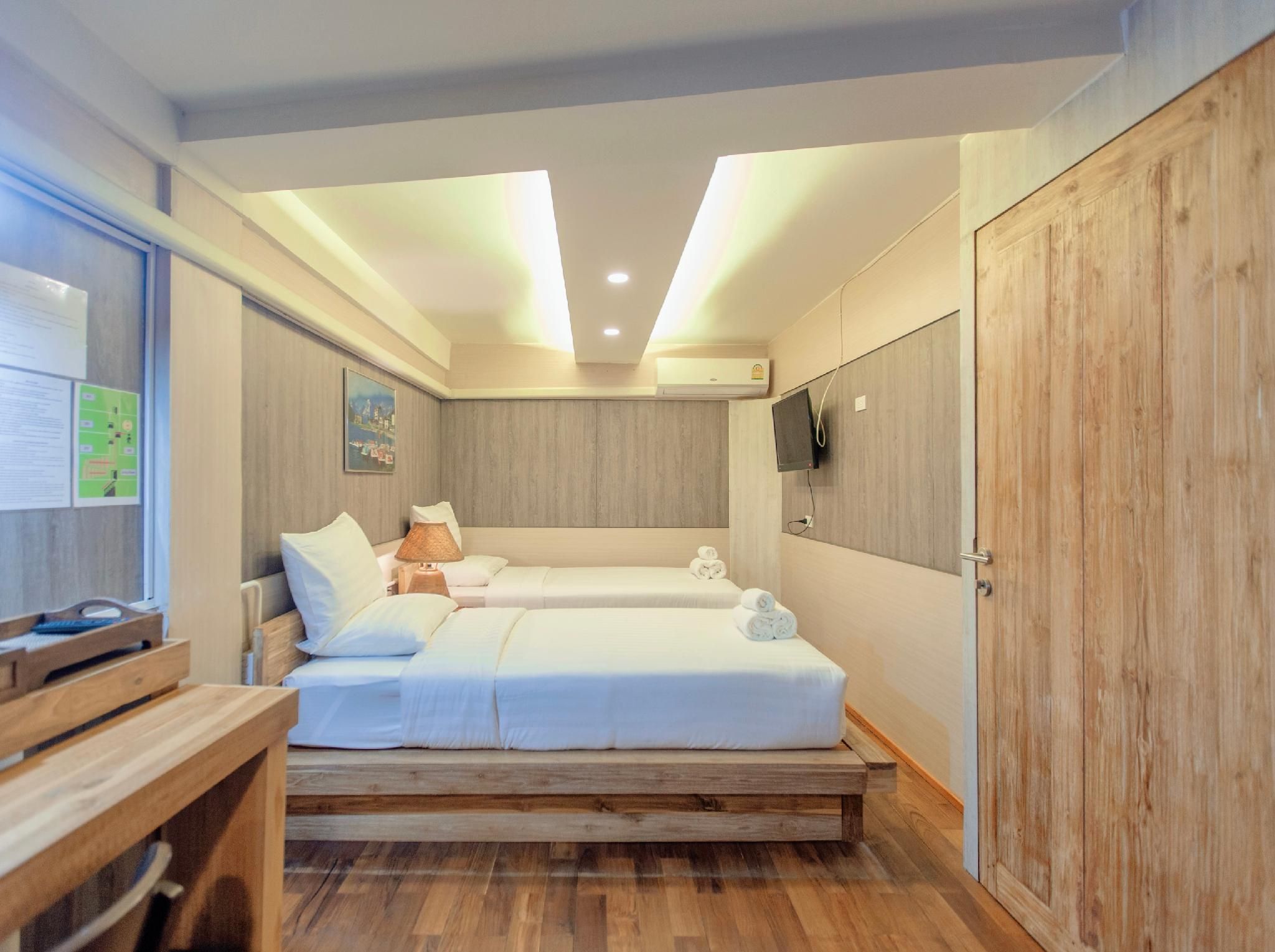 Comfy Twin Room
