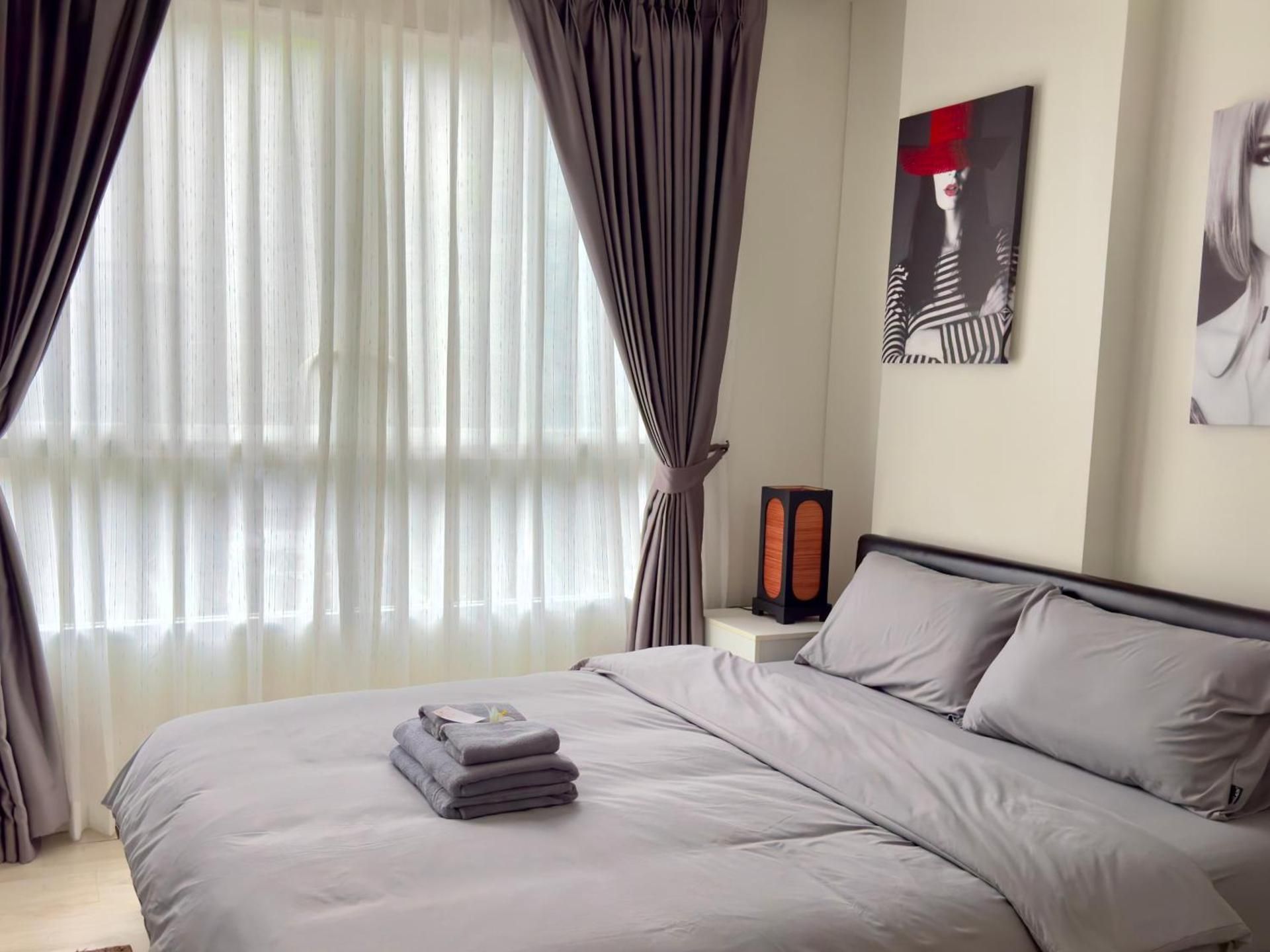 One-Bedroom Apartment with Balcony and Mountain View  