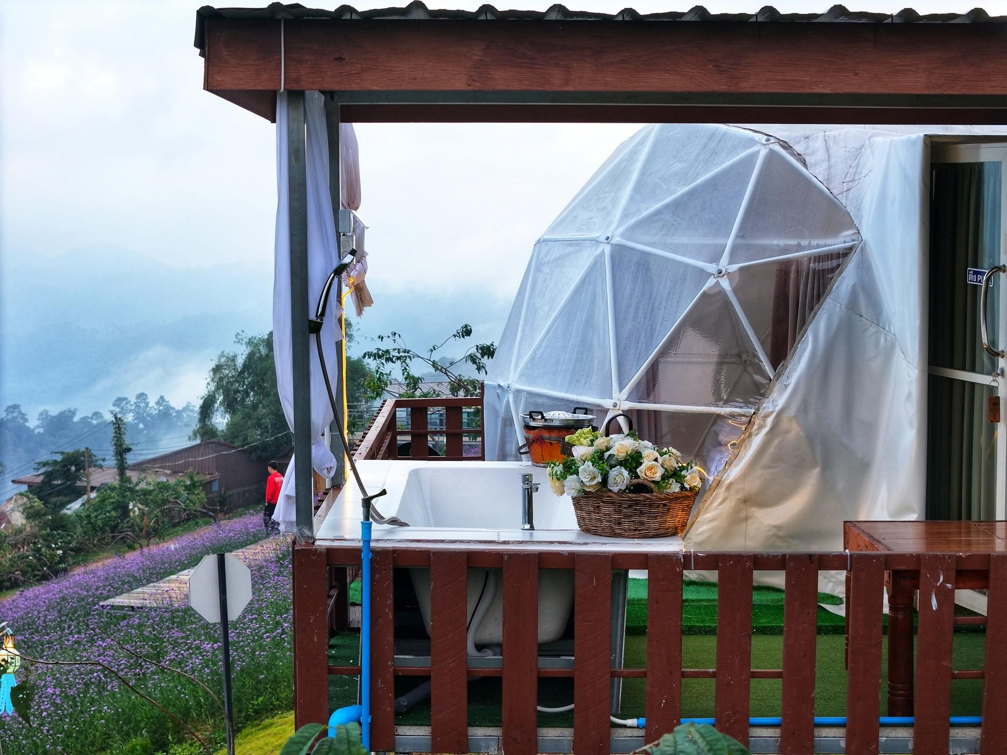 Double Room with Bathtub