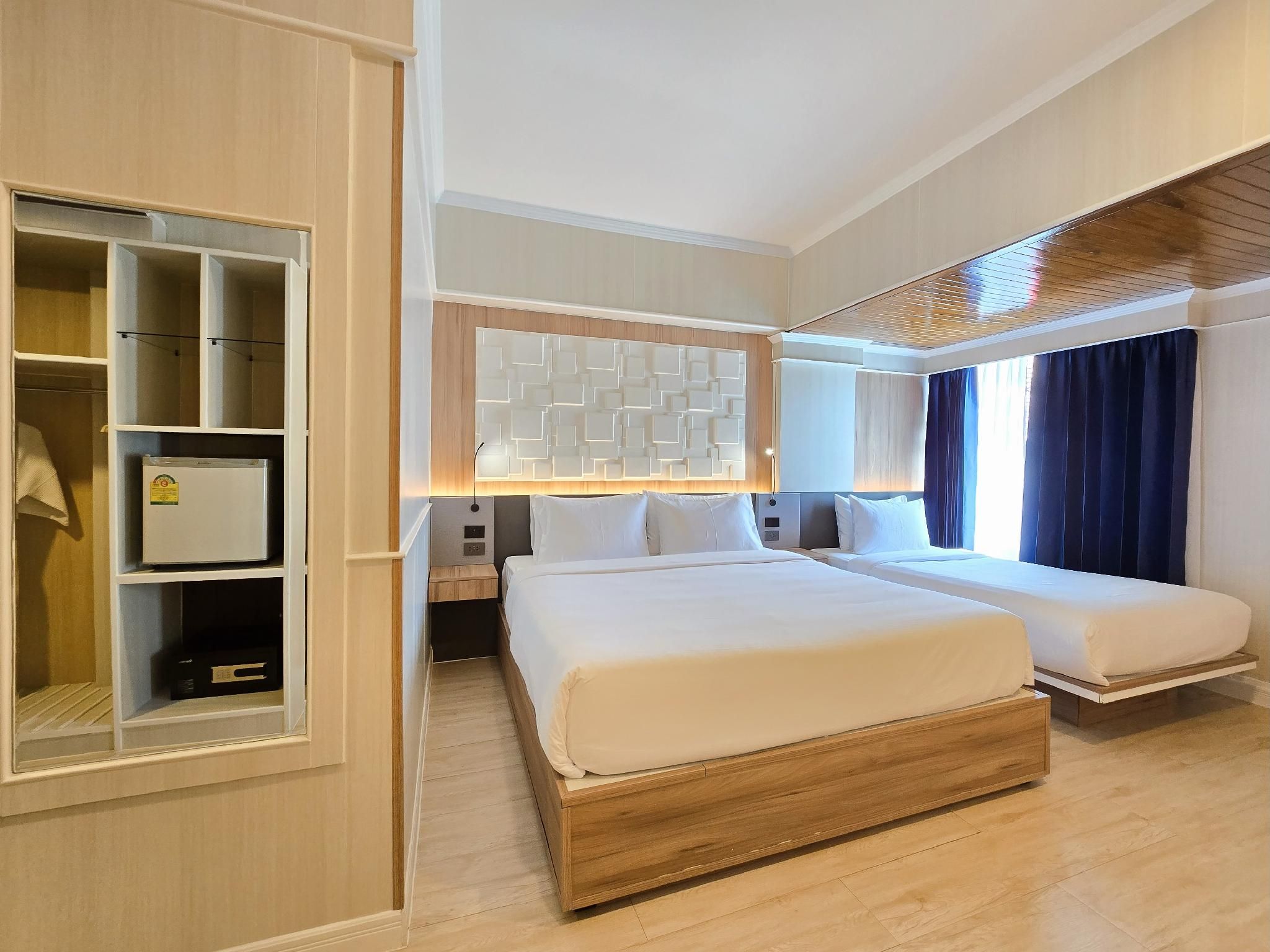 Triple Room with Bathtub