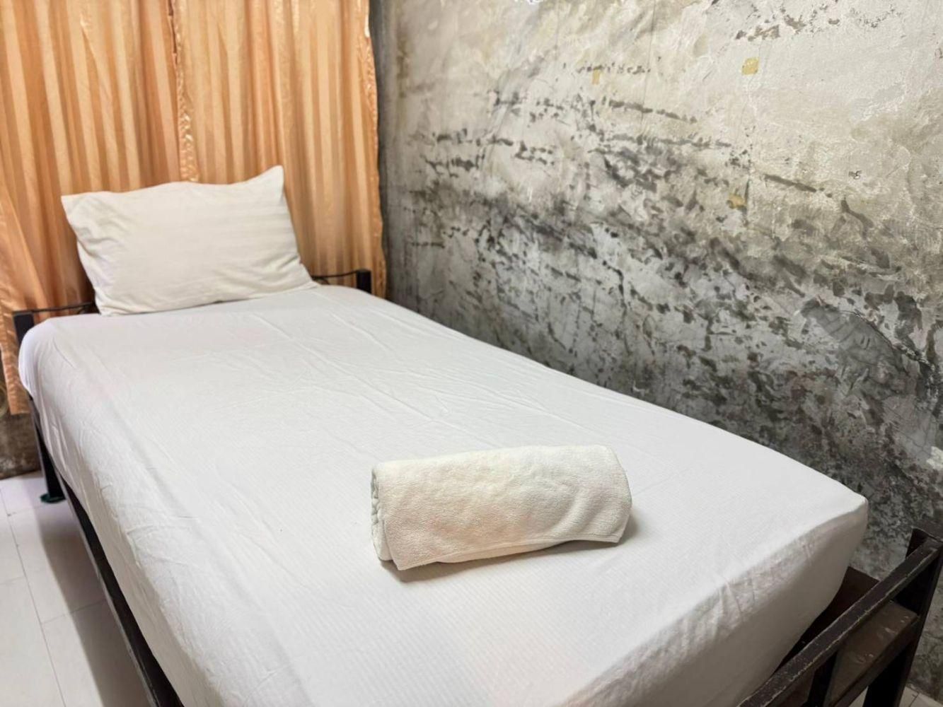 Standard Single