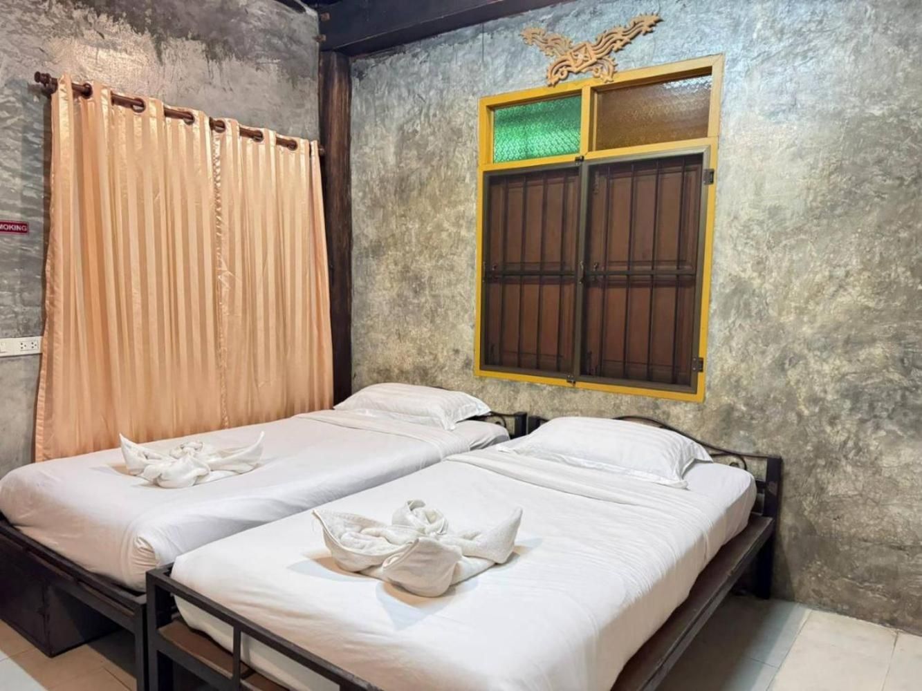Twin Room with Shared Bathroom