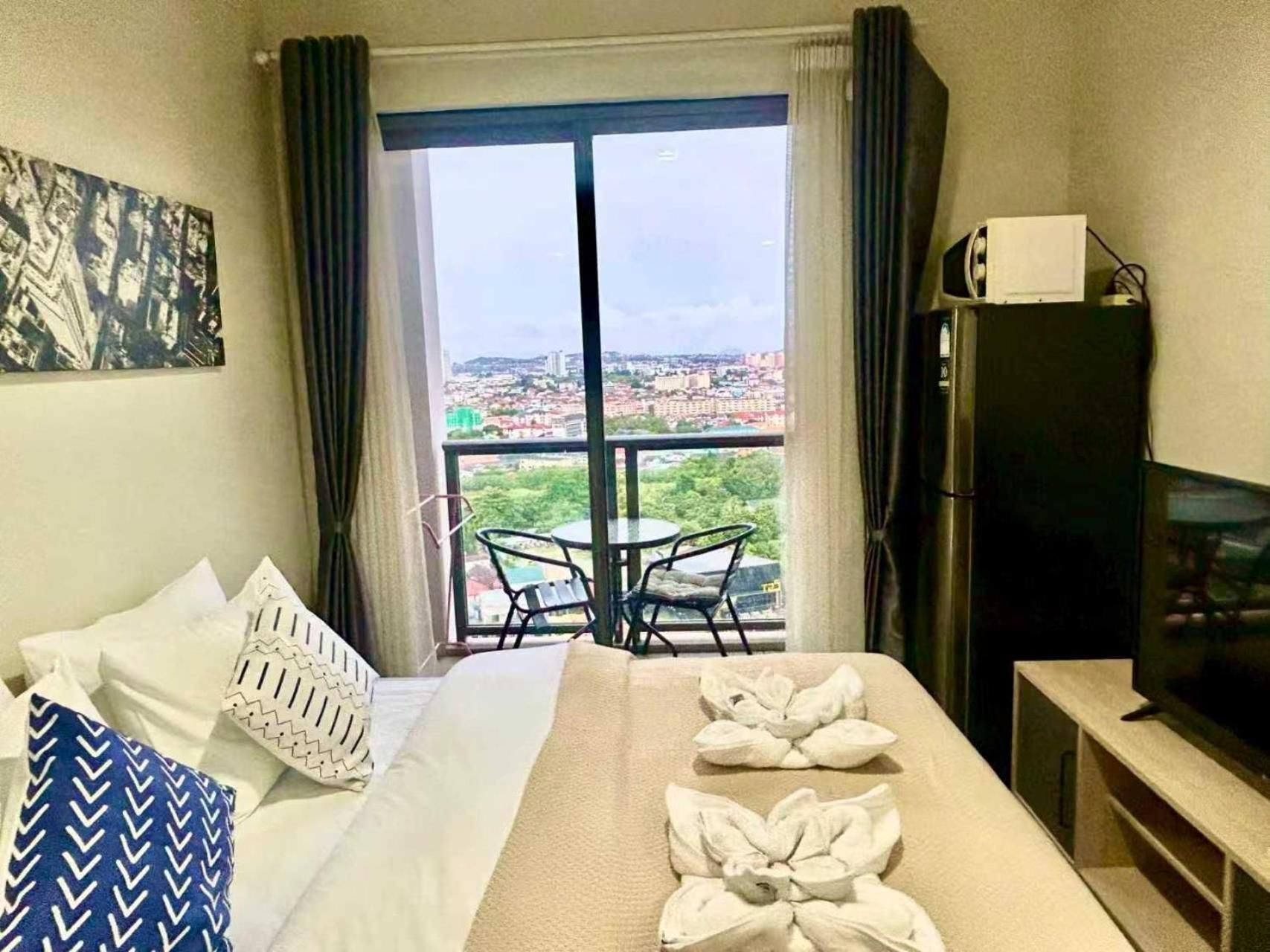 Apartment with City View