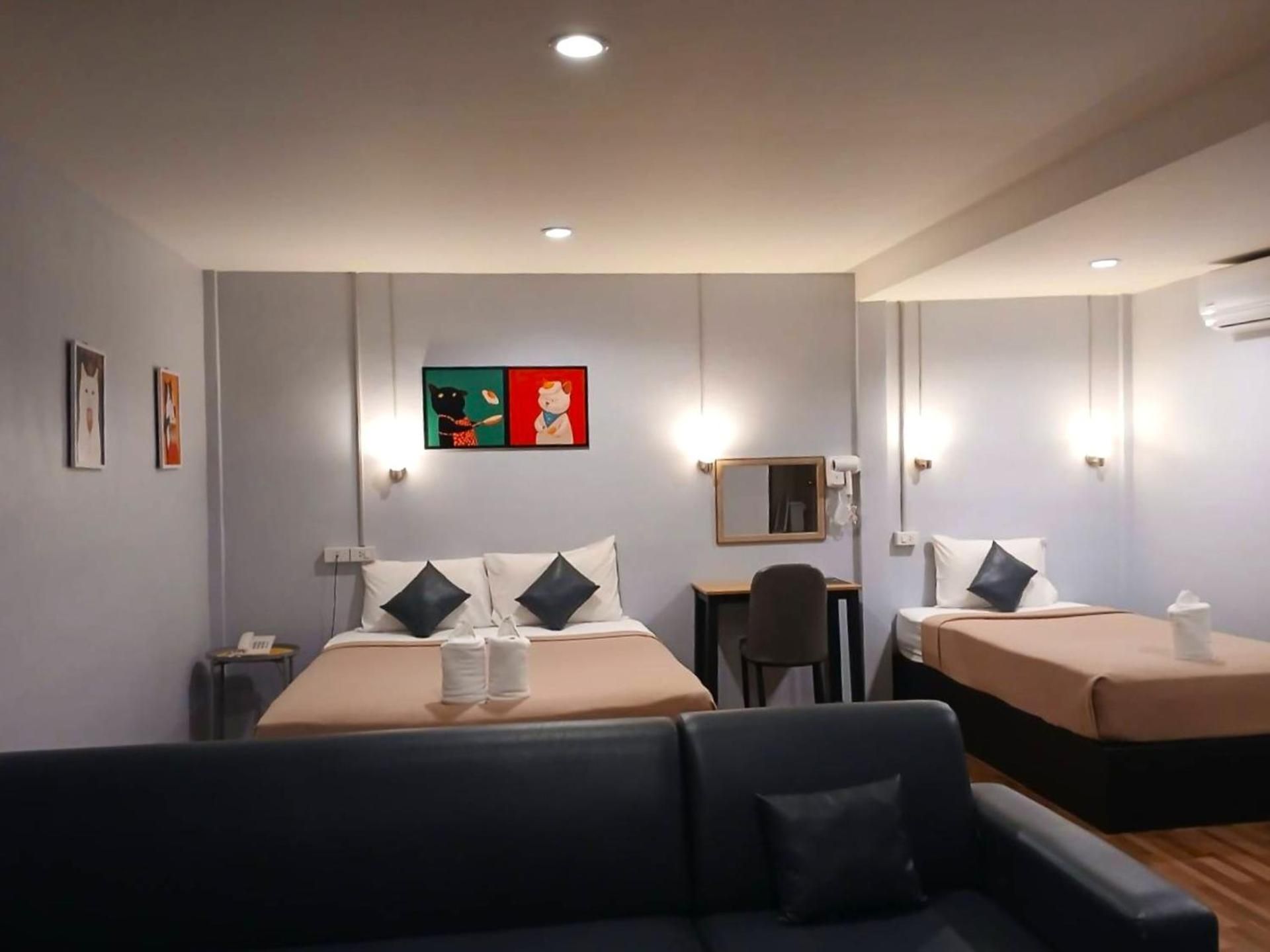 Viphuanan Resort Deluxe Triple Room 2