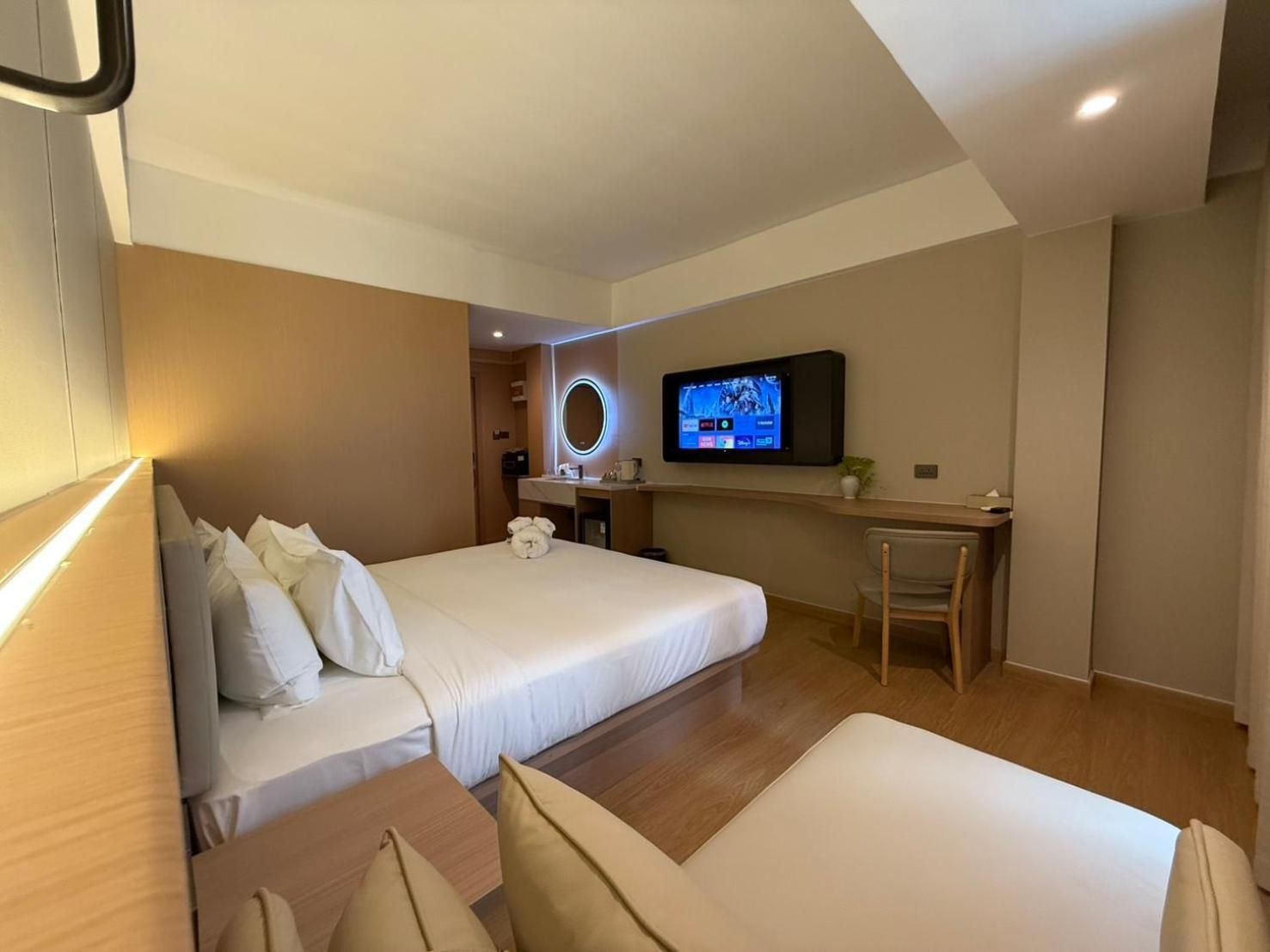 Deluxe Double or Twin Room