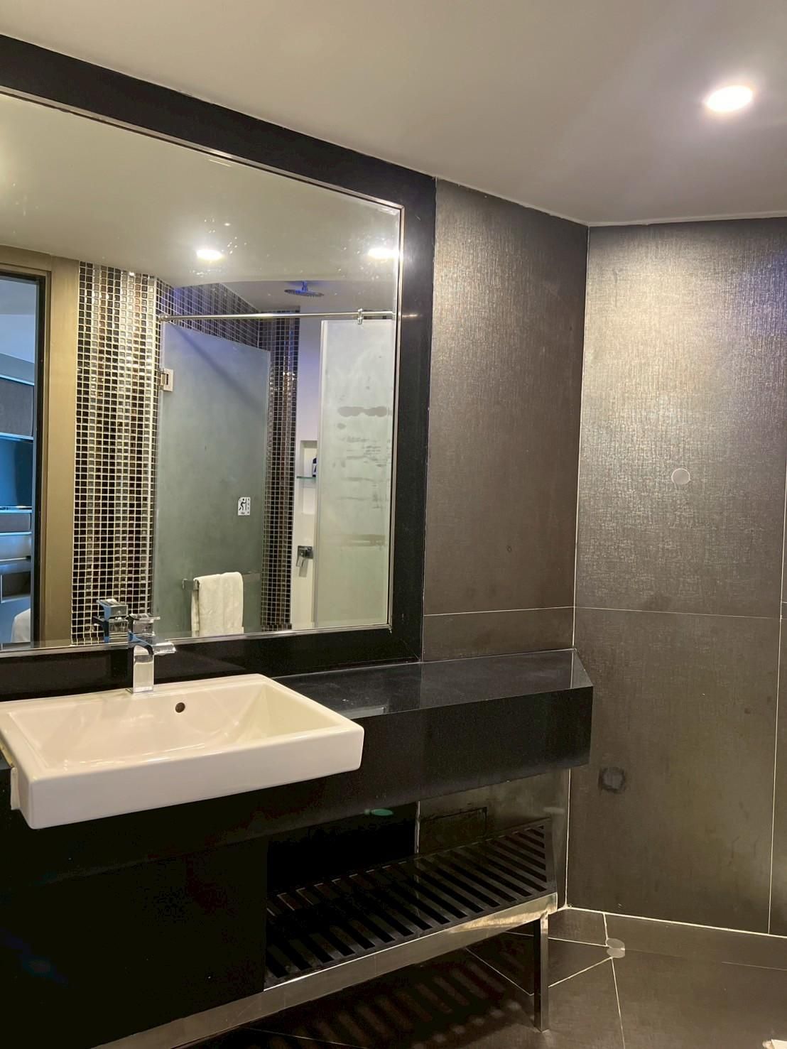 Deluxe Pool View Twin Bed