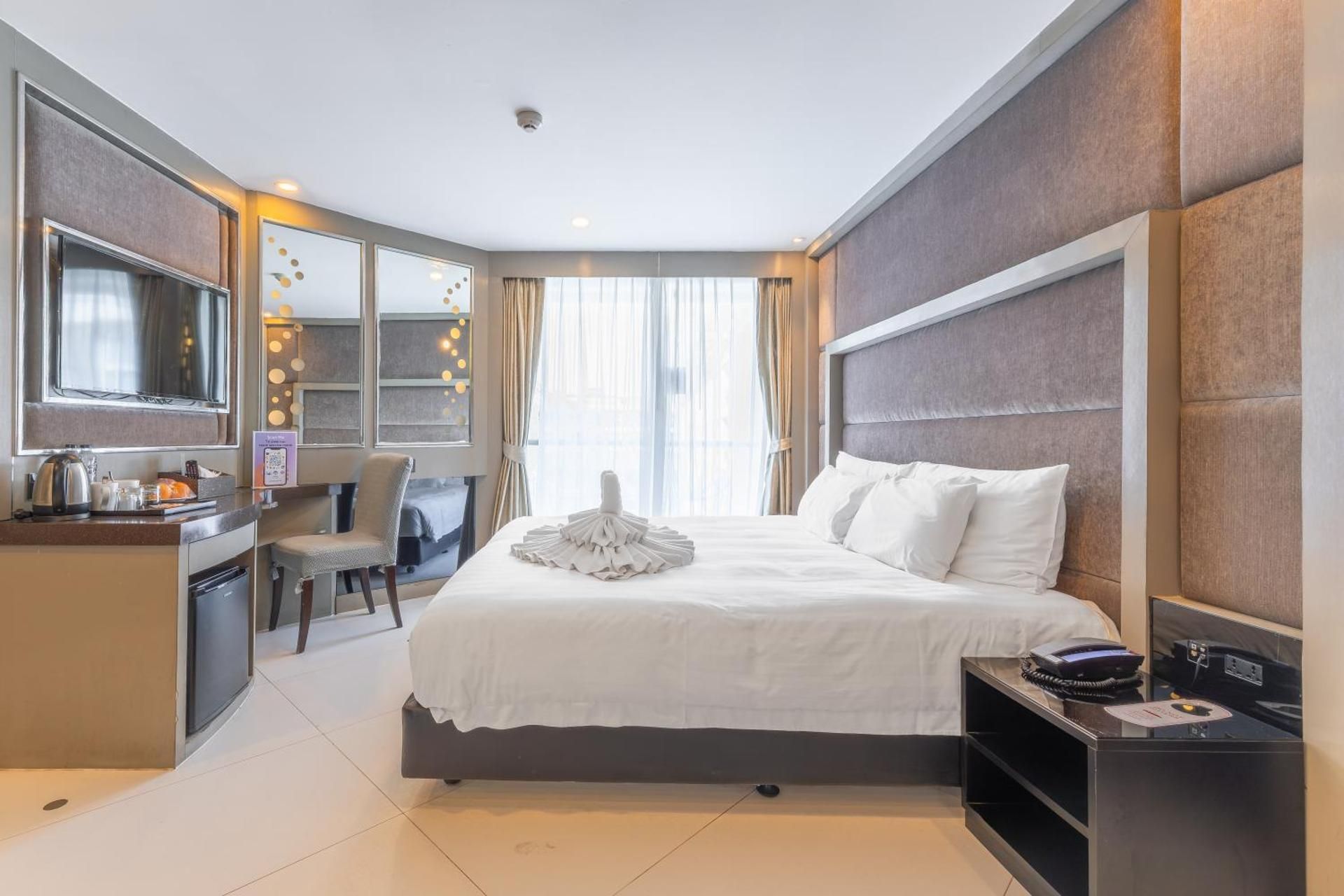 Deluxe Family Room