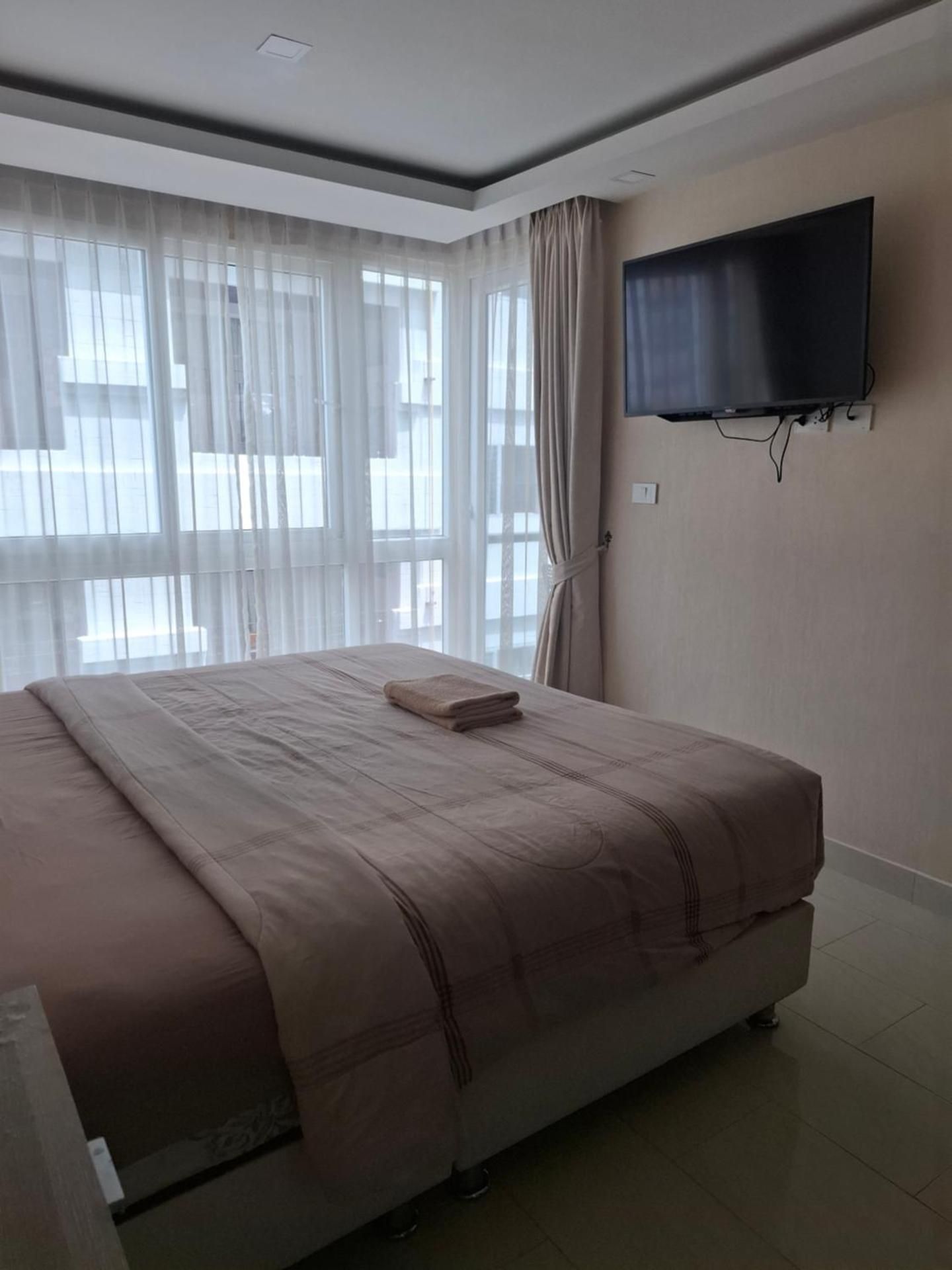Large Single Room