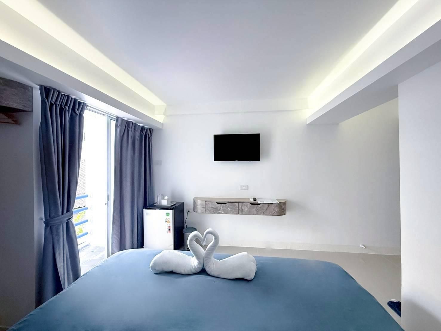 Superior - 2 Adults, 1 Child