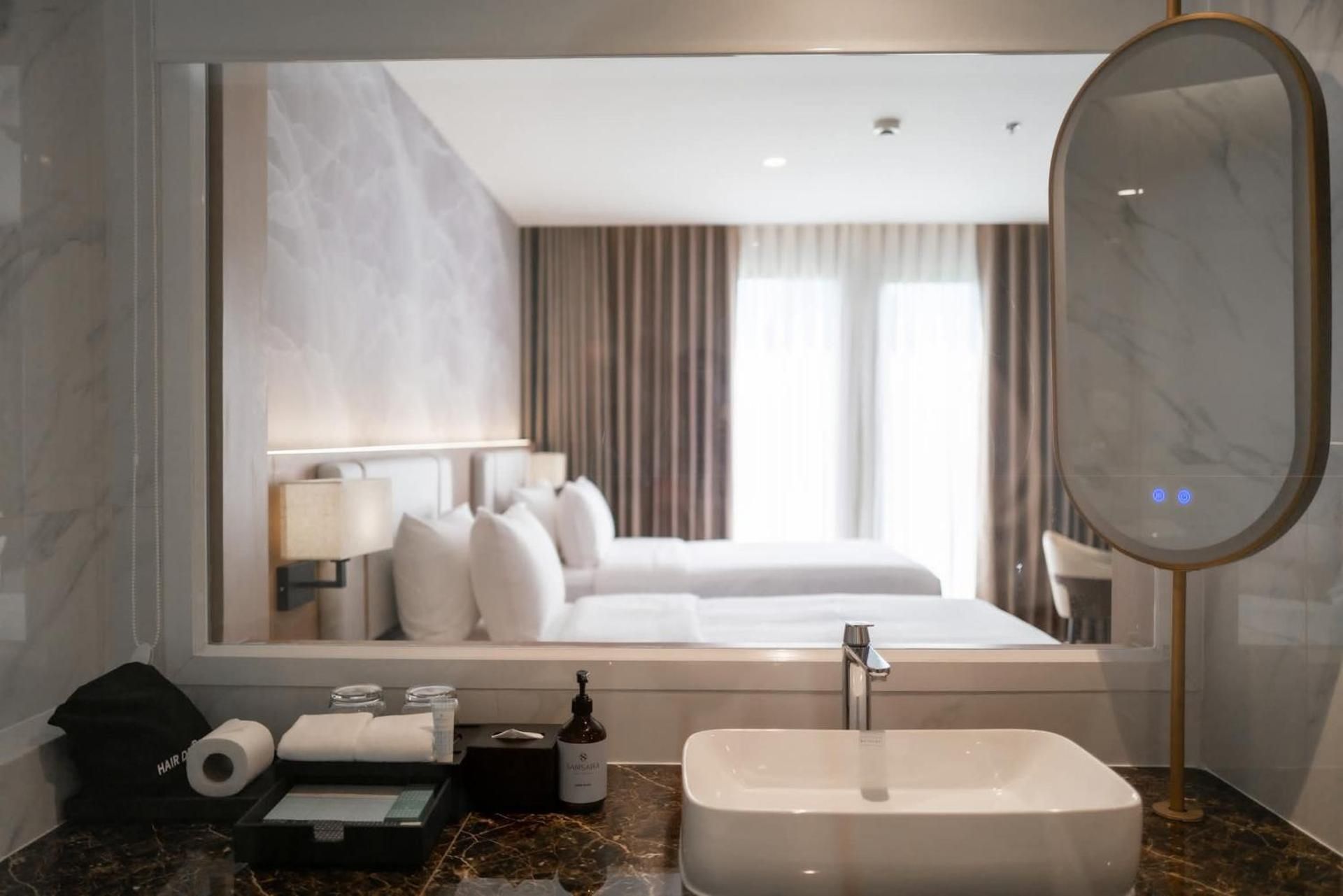 Executive Deluxe Twin with Club Benefits