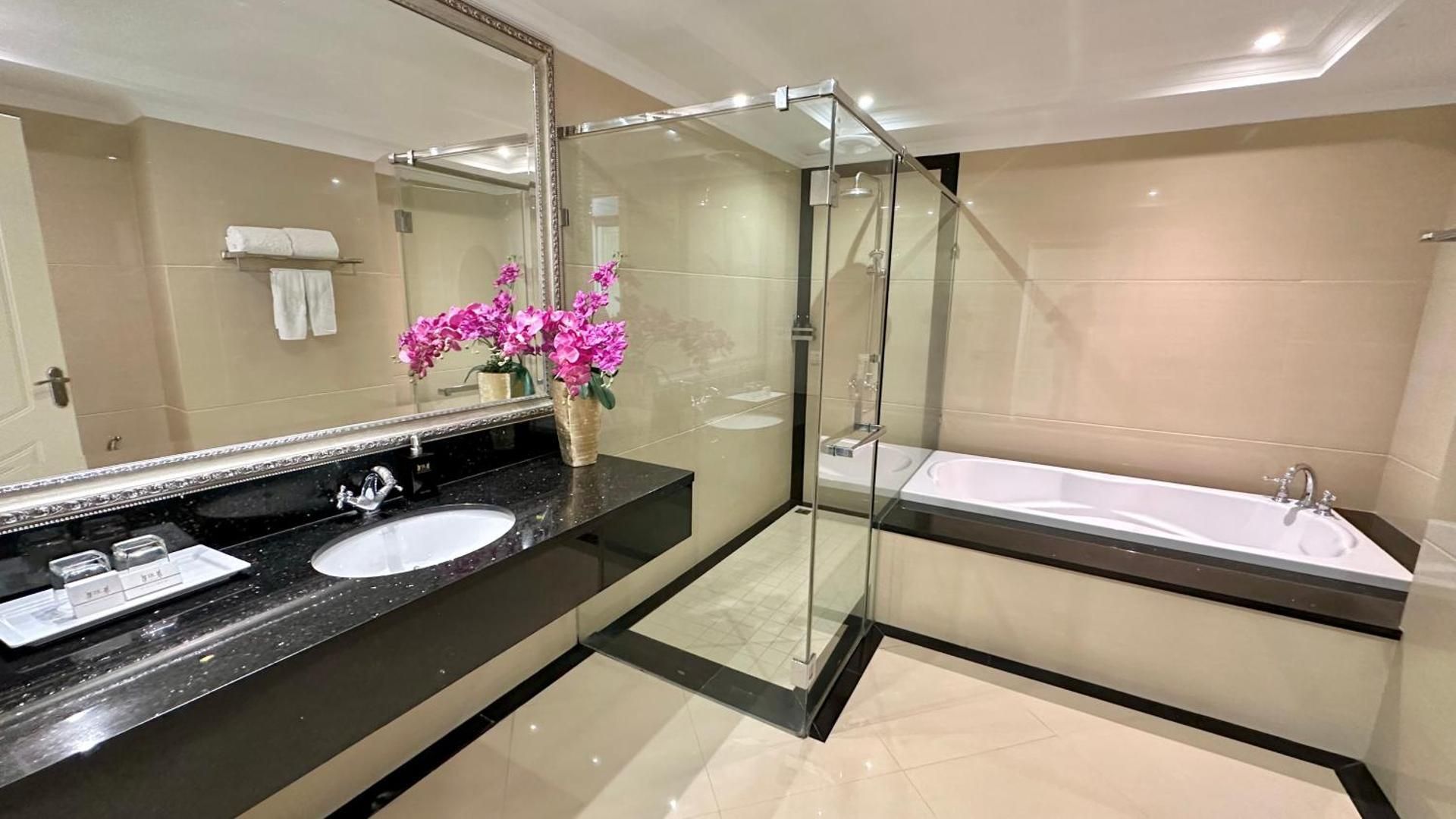 Studio Apartment with Balcony