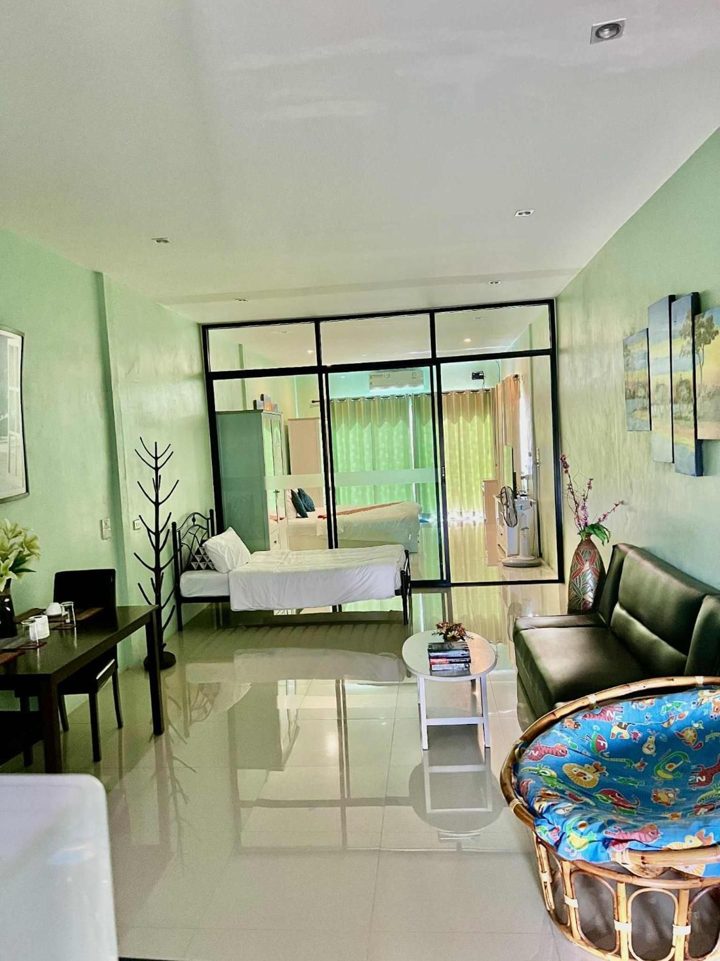One-Bedroom Apartment