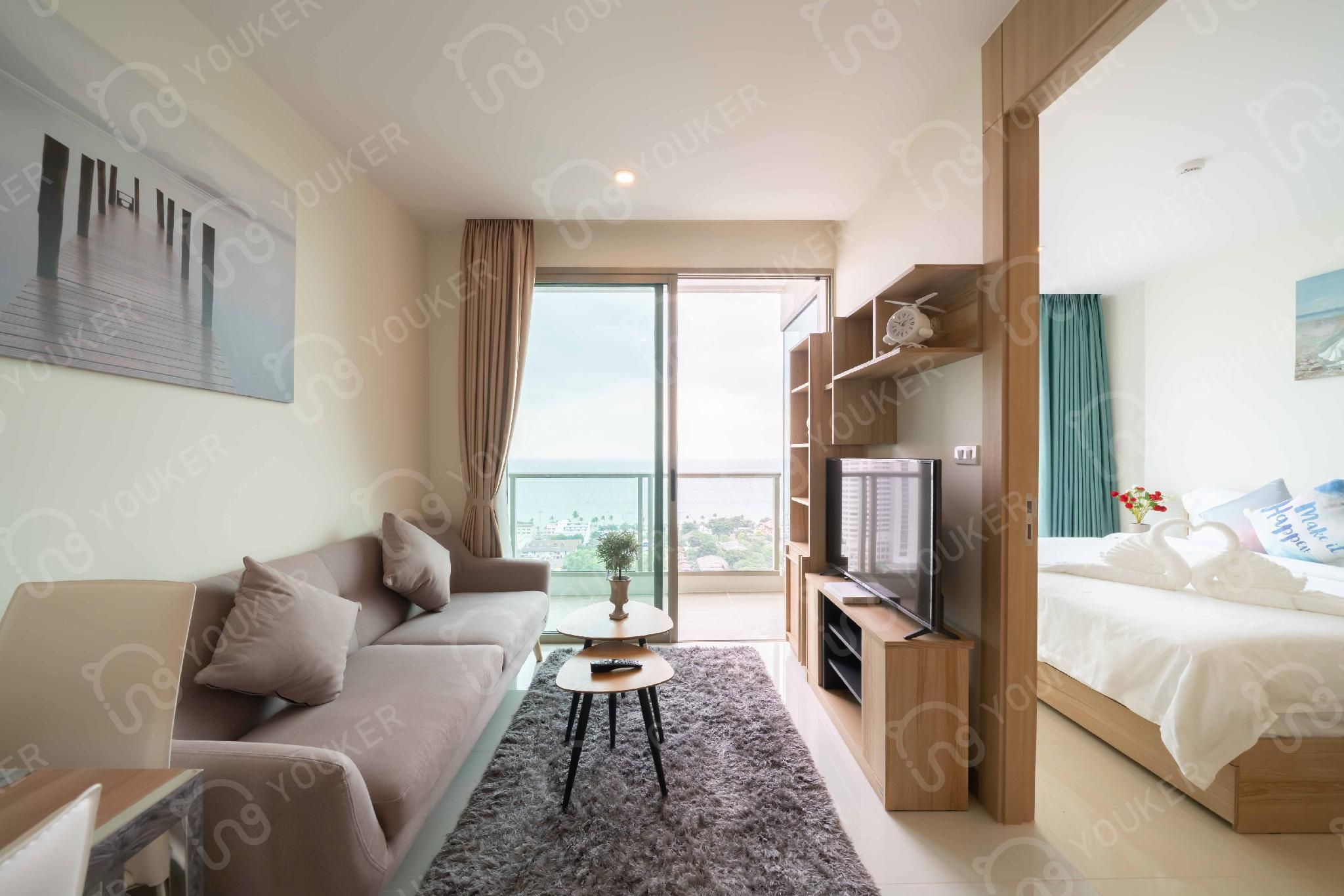 1 King 1 Bedroom City View Suite Non-Smoking
