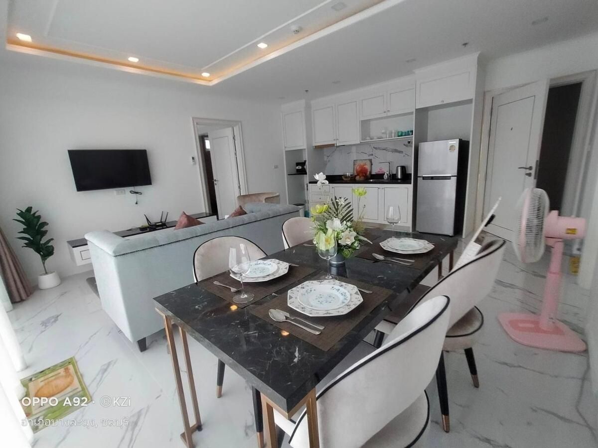 Two-Bedroom Apartment with Balcony and Sea View