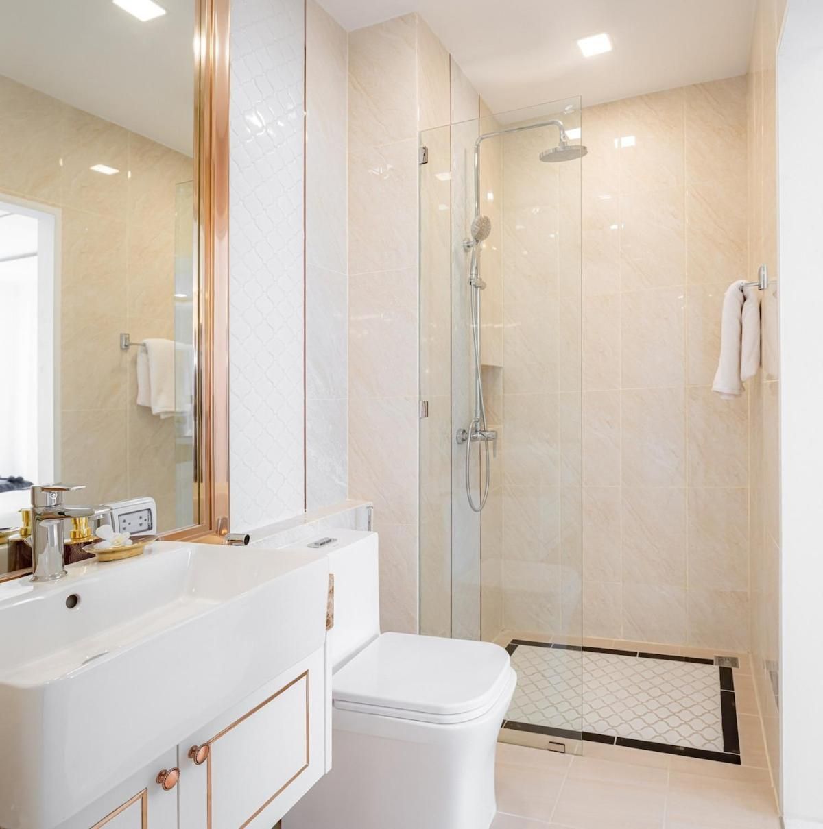 Two-Bedroom Apartment with Balcony and Sea View