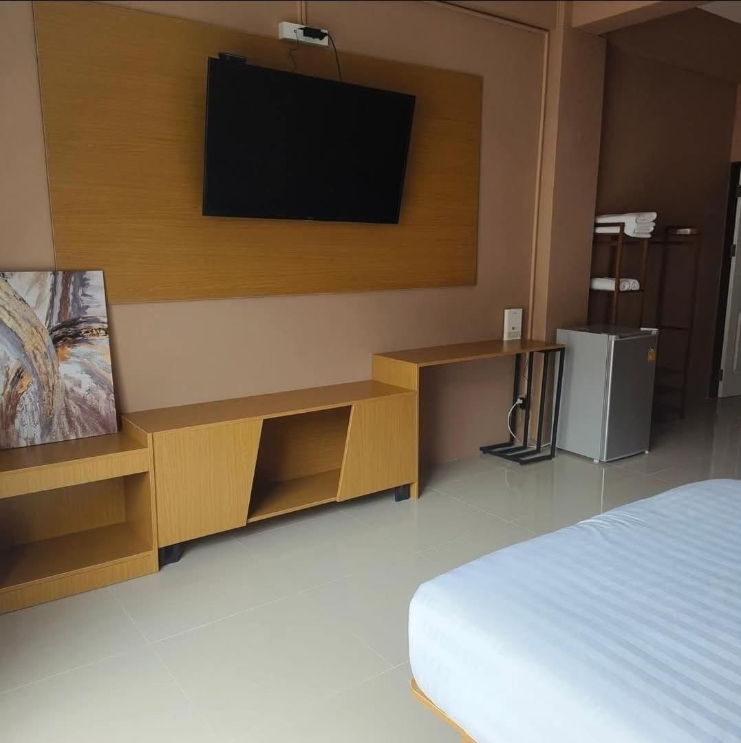 The Shamrock Deluxe Double Room with Balcony 2