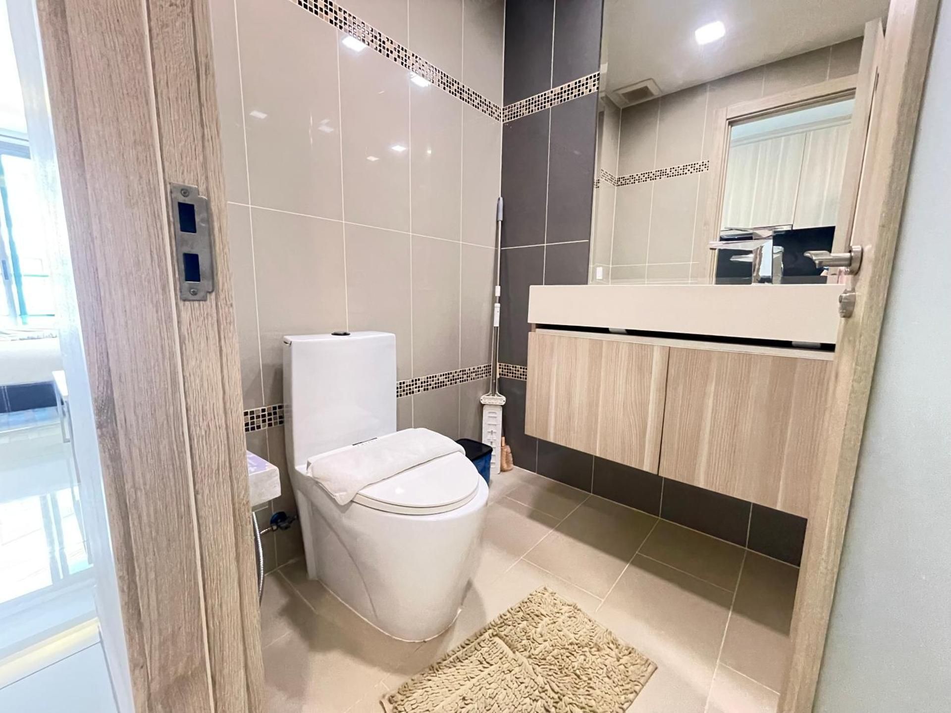 Studio Apartment with Balcony