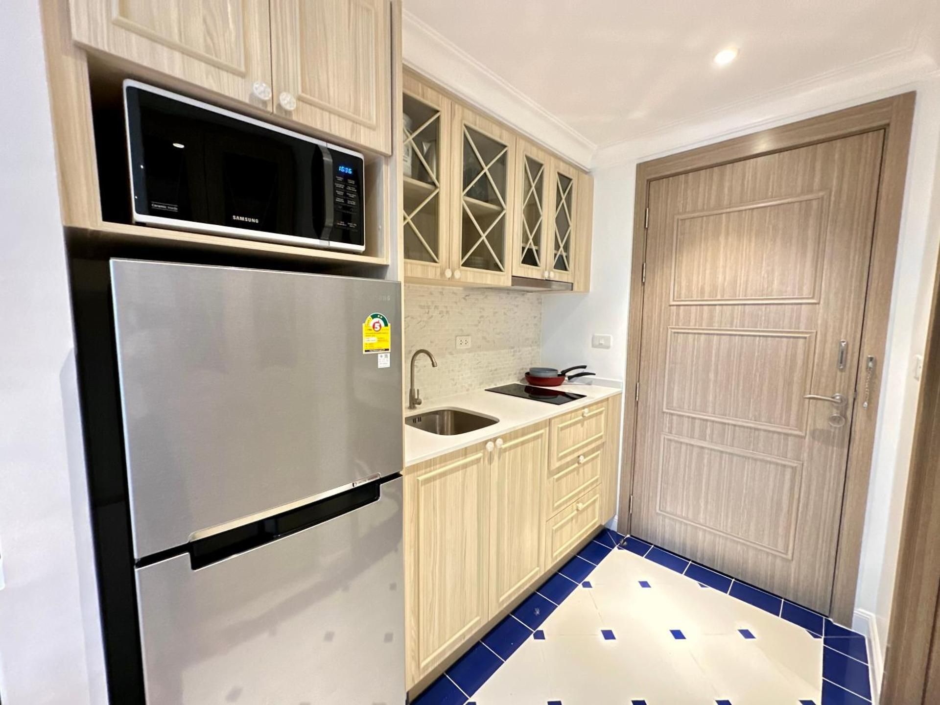 Studio Apartment