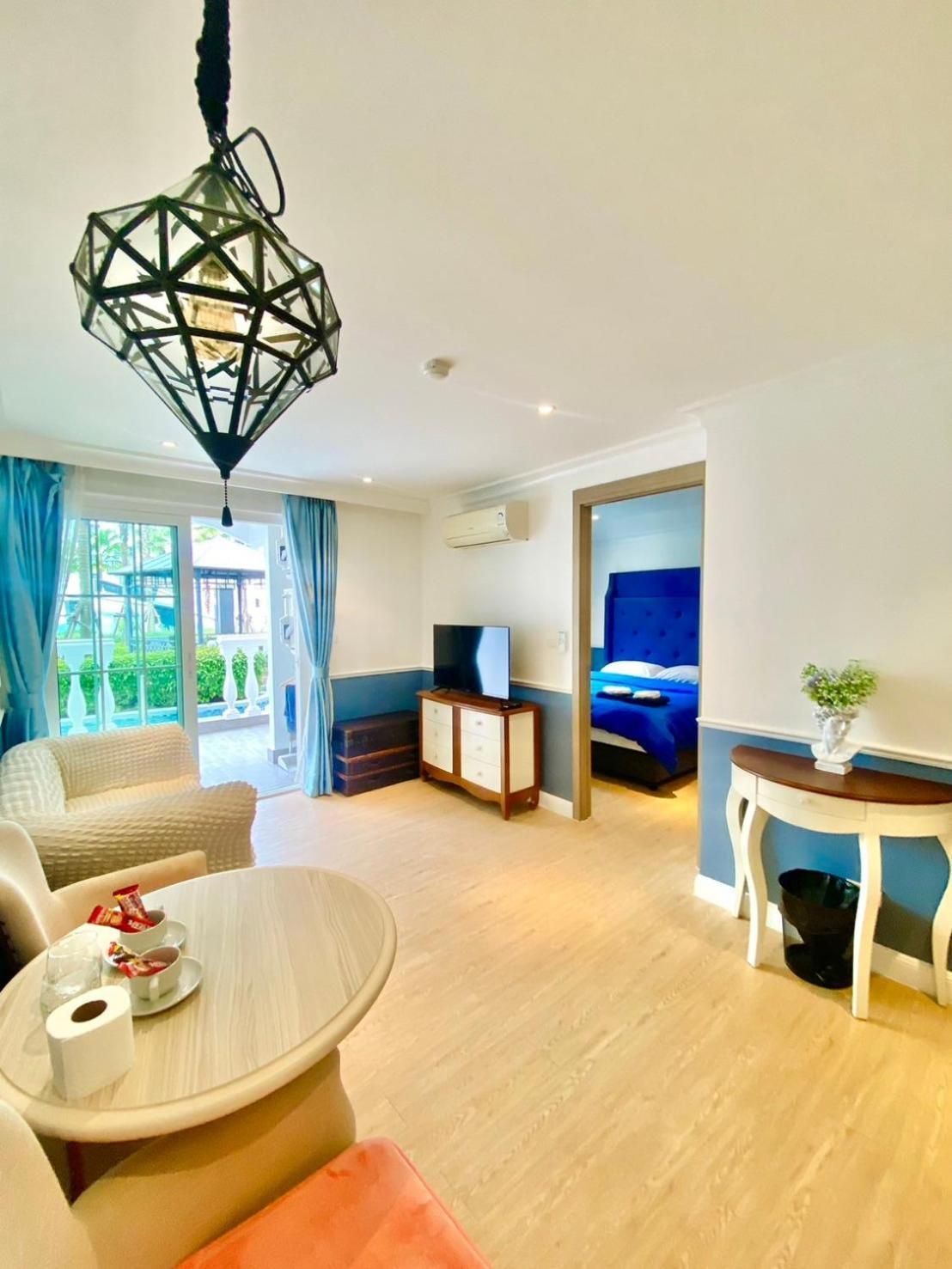 One-Bedroom Apartment with Balcony