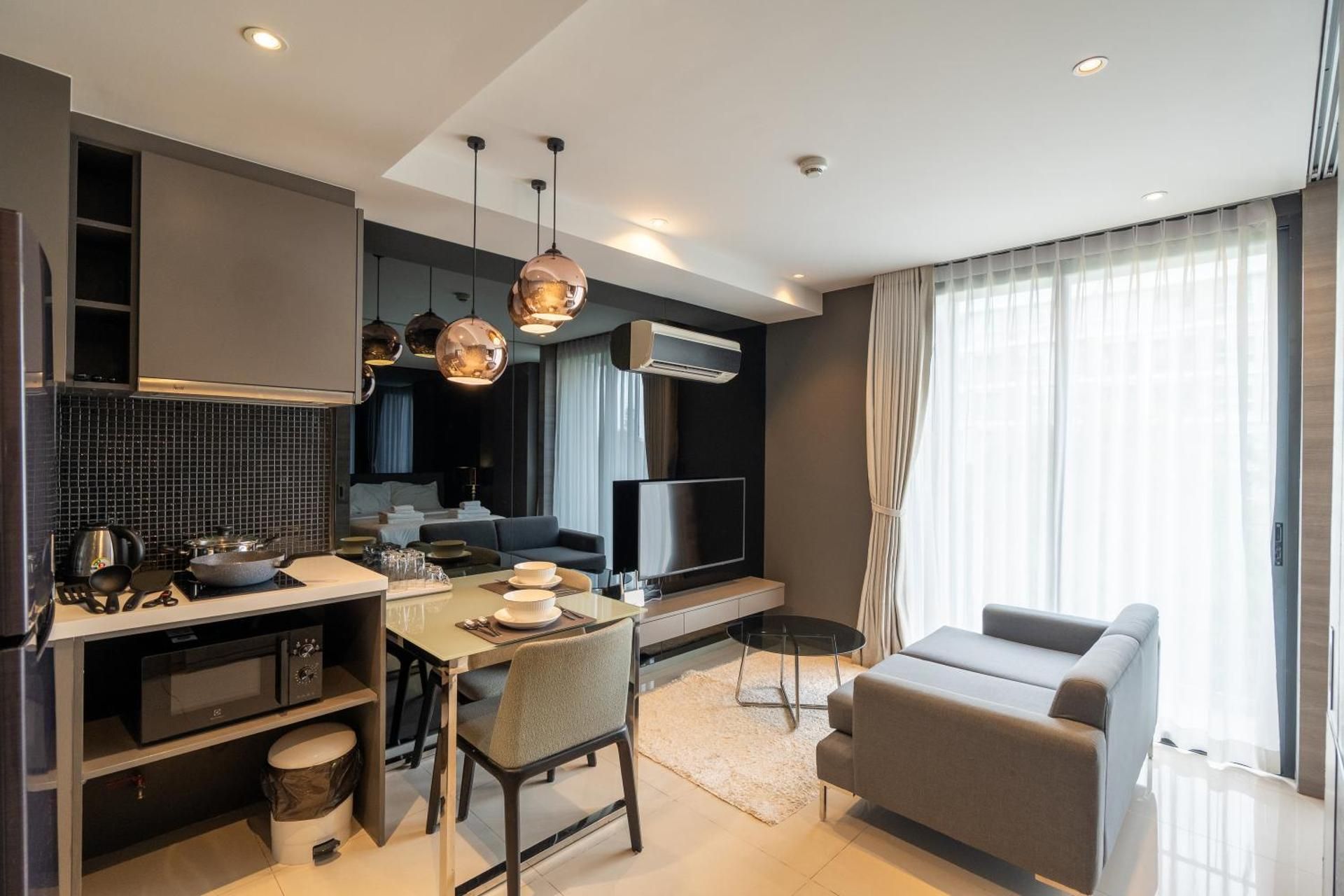 Seaphere Residence by Prop Hopper One-Bedroom Apartment 2