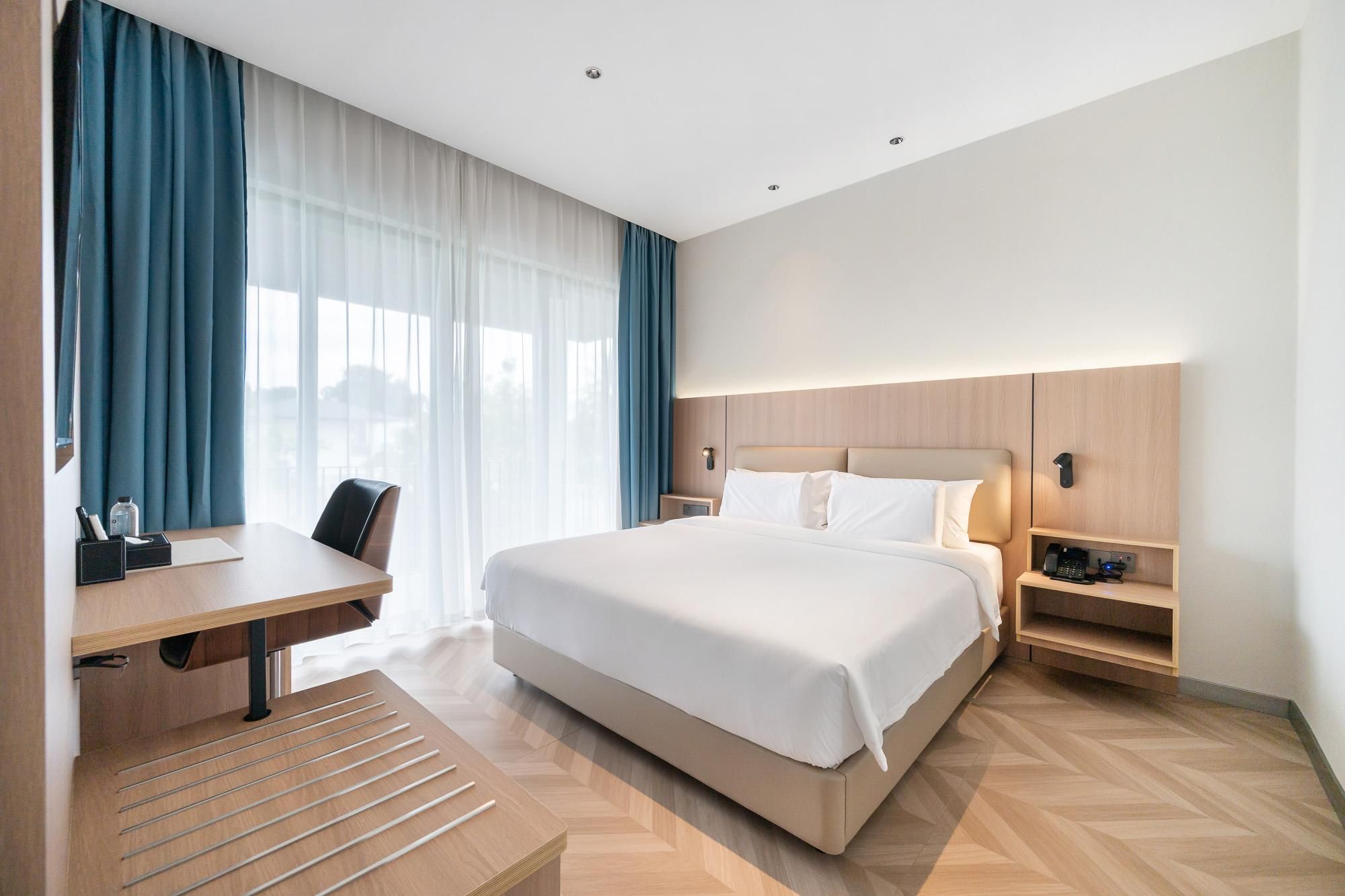 Argo Pattaya Resort and Villas Deluxe Three-Bedroom Pool Villa with Garden - Modern Interior Upgrade 2