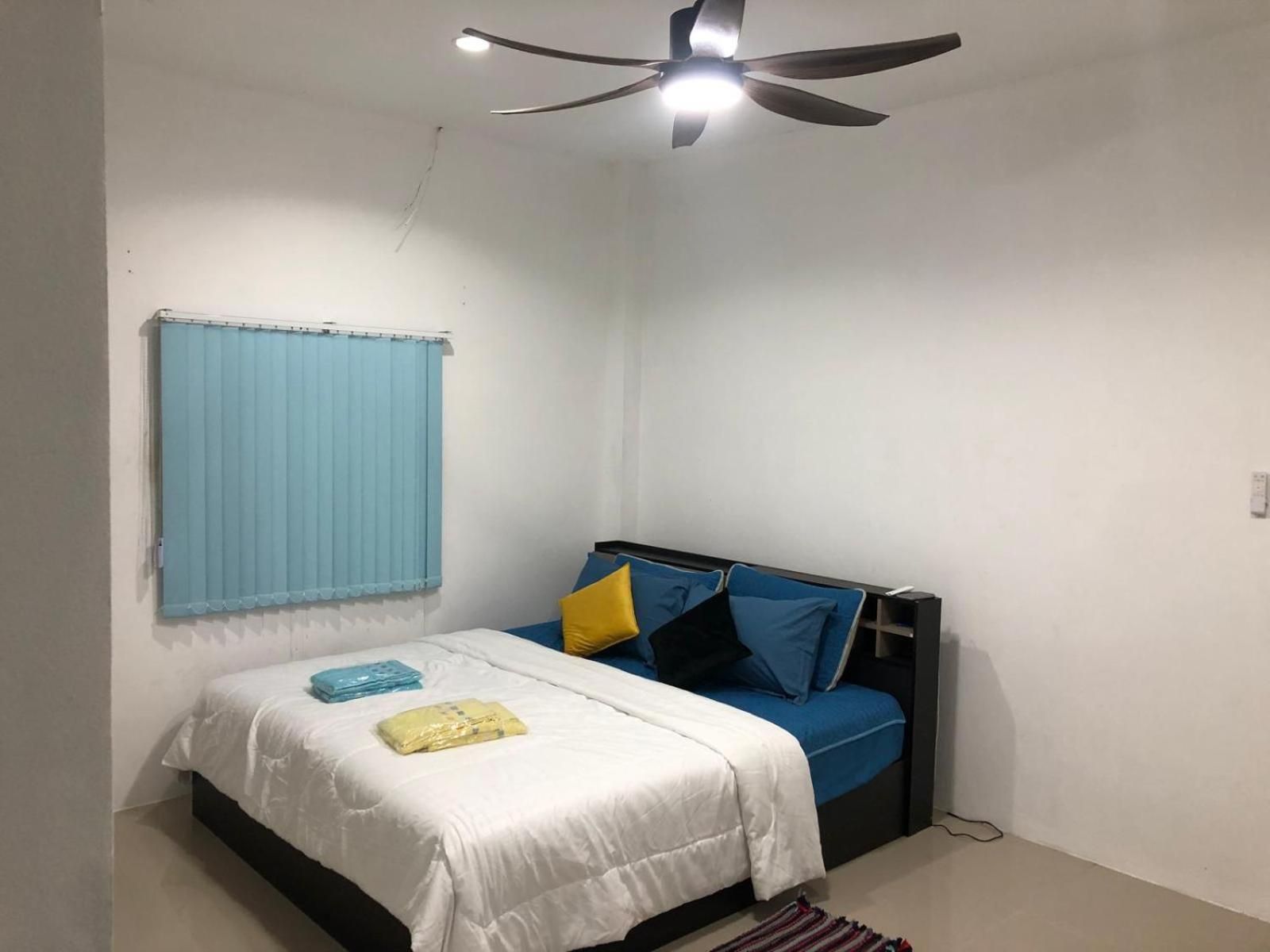 Standard Queen Room