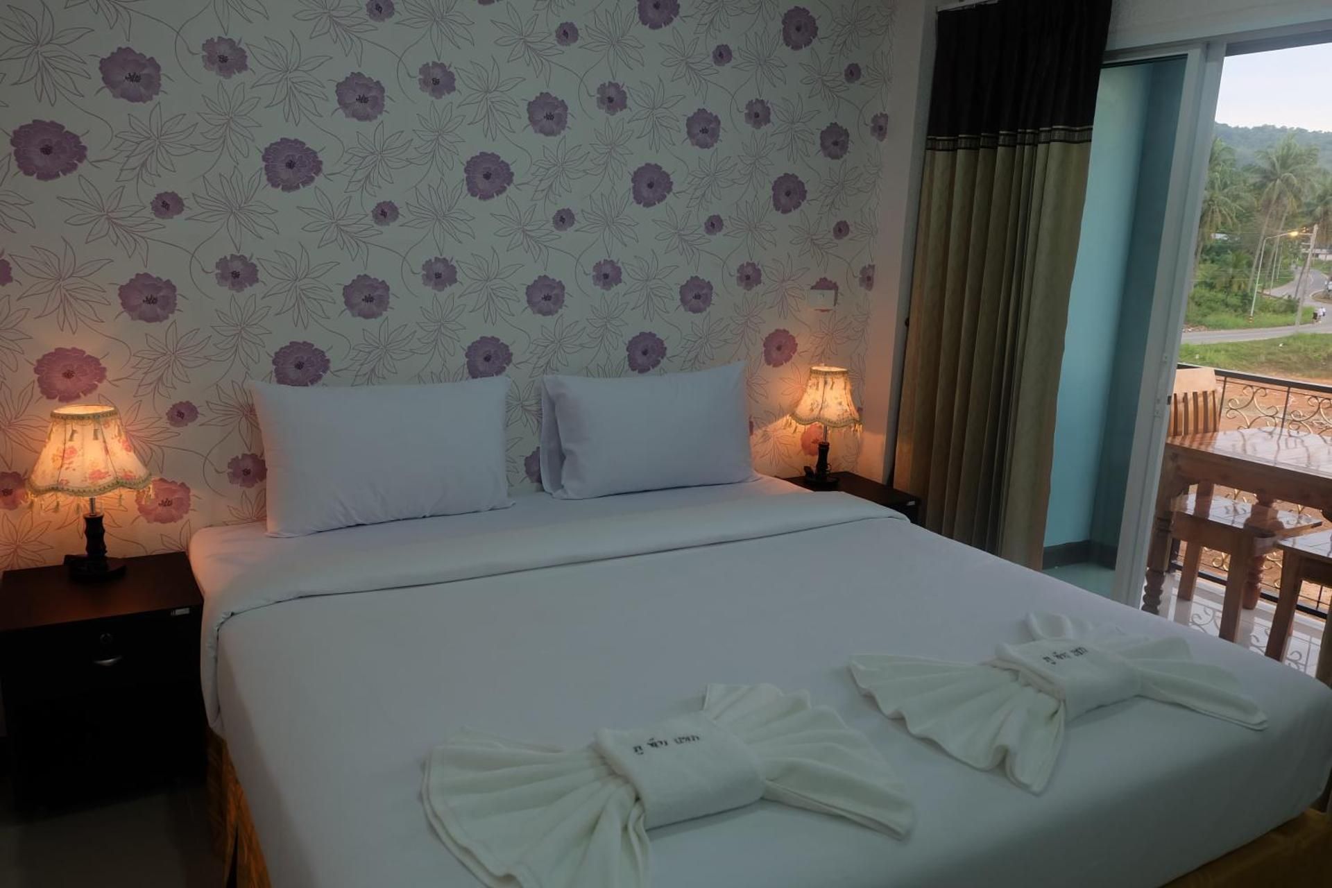 Deluxe Double or Twin Room with Balcony