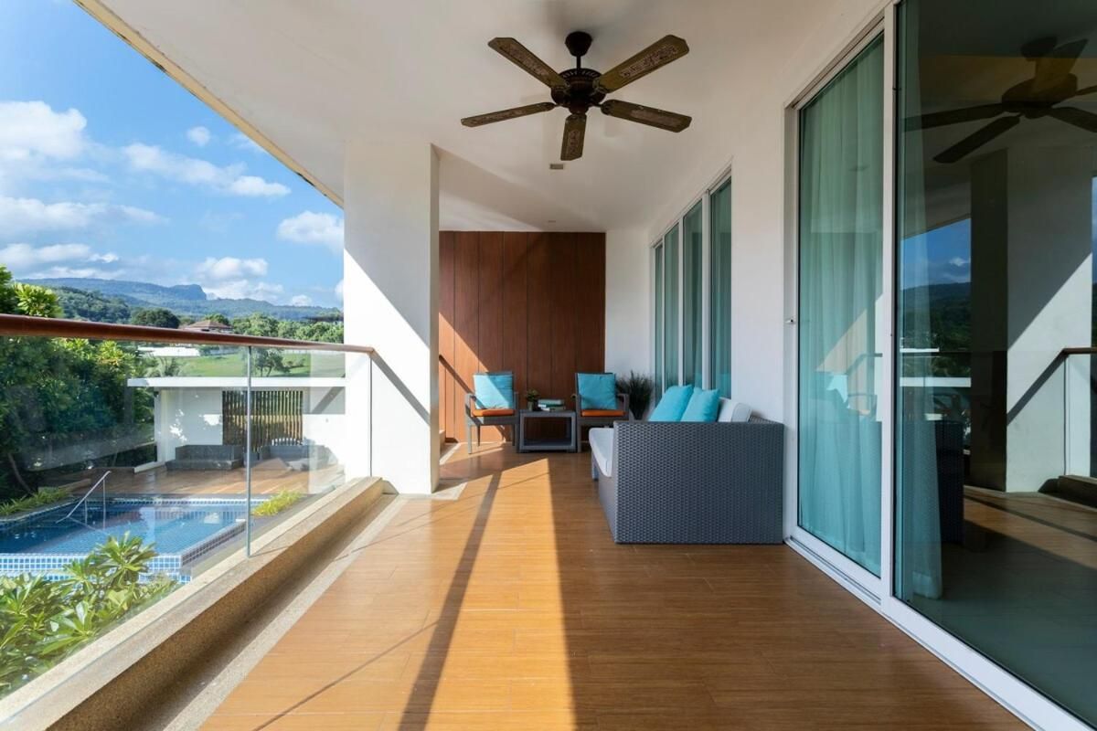 Suite with Pool View