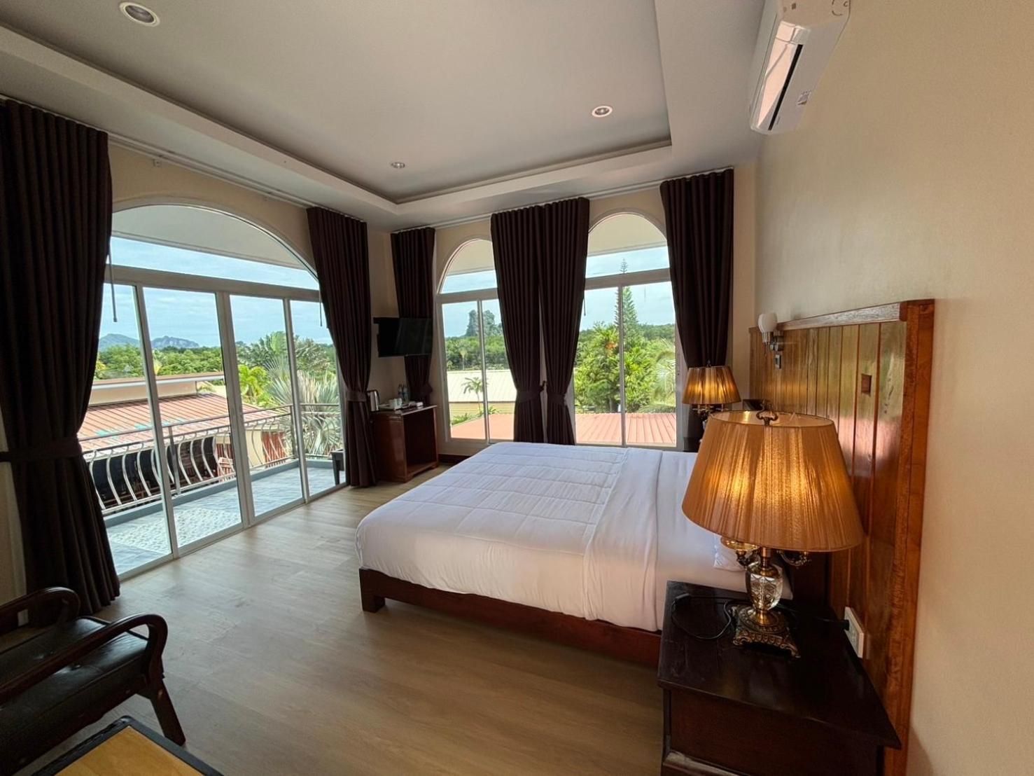 Double Room with Mountain View