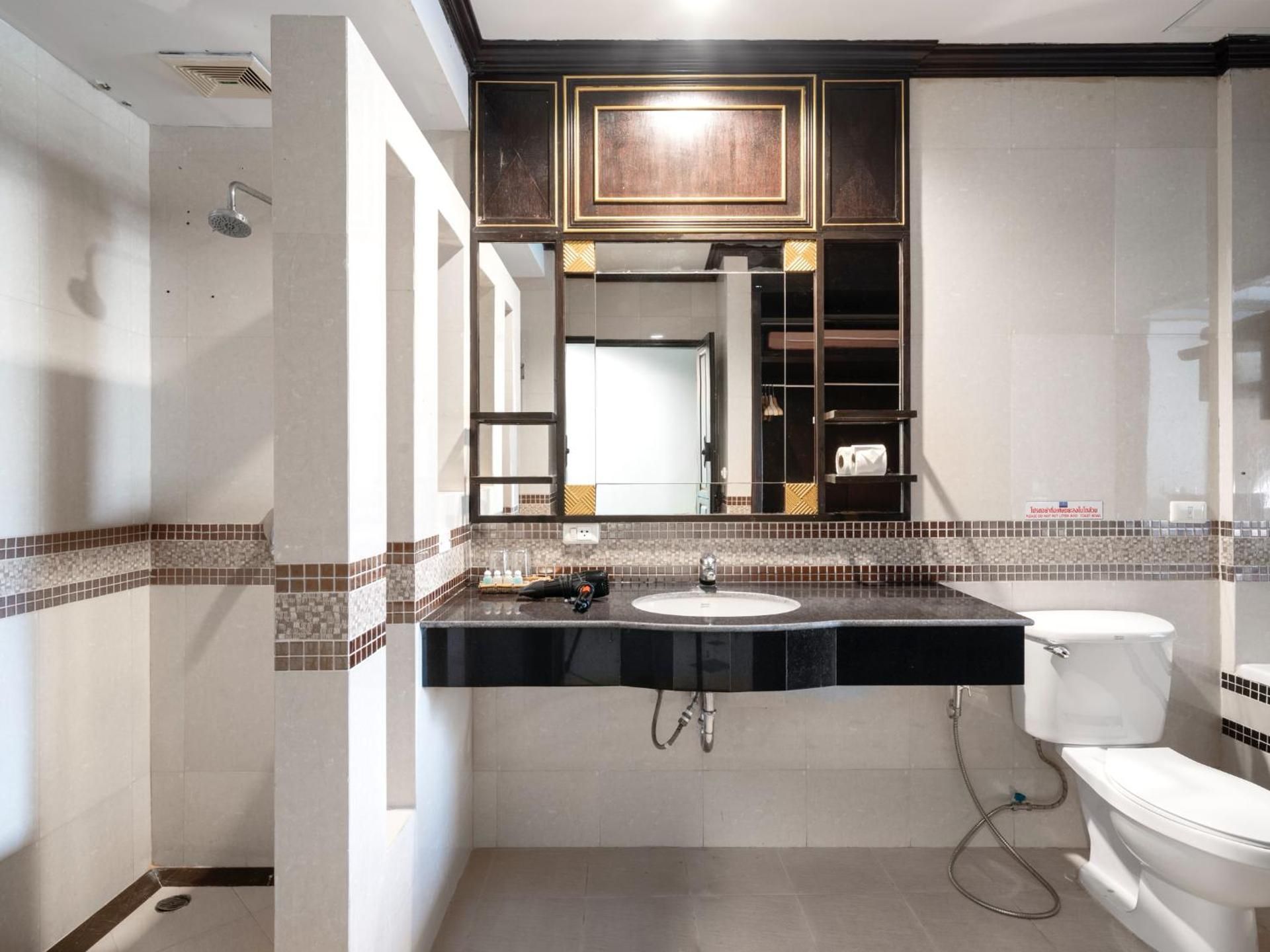 Suite Twin Bed With Pool View