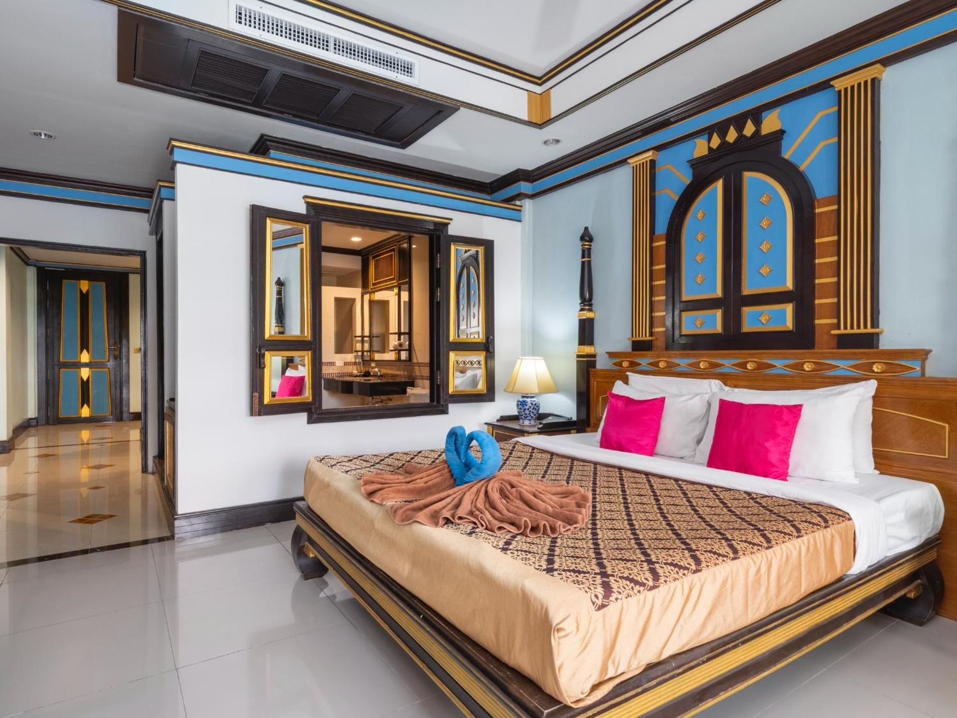 Deluxe Double Bed with Pool Access