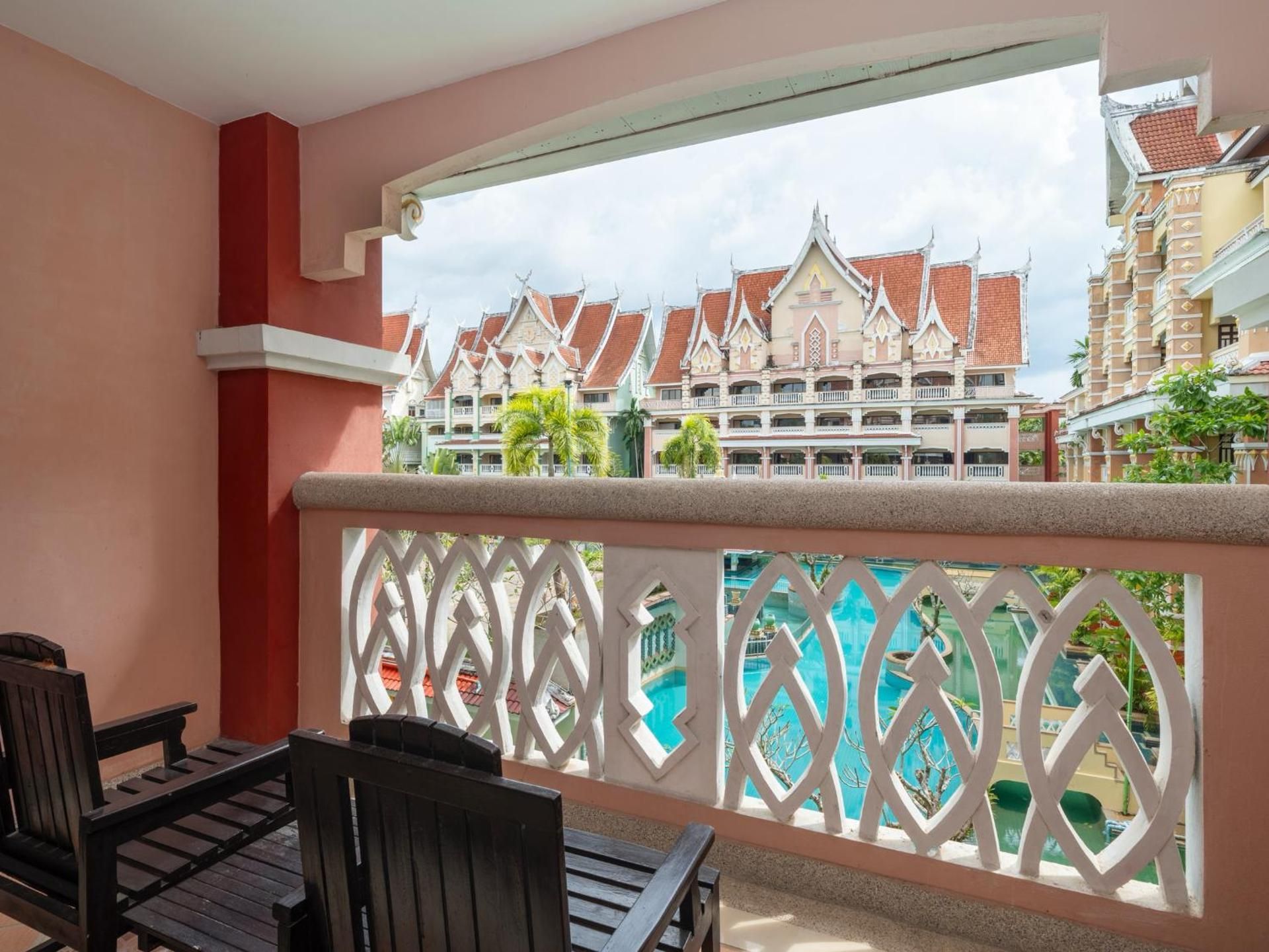 Suite Double Bed With Pool View