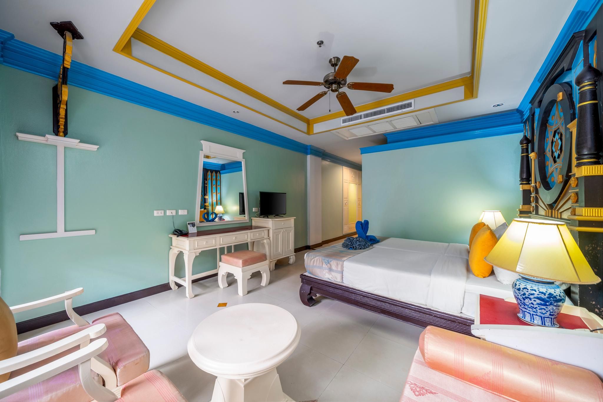 Deluxe Double Room with Pool Access and Balcony