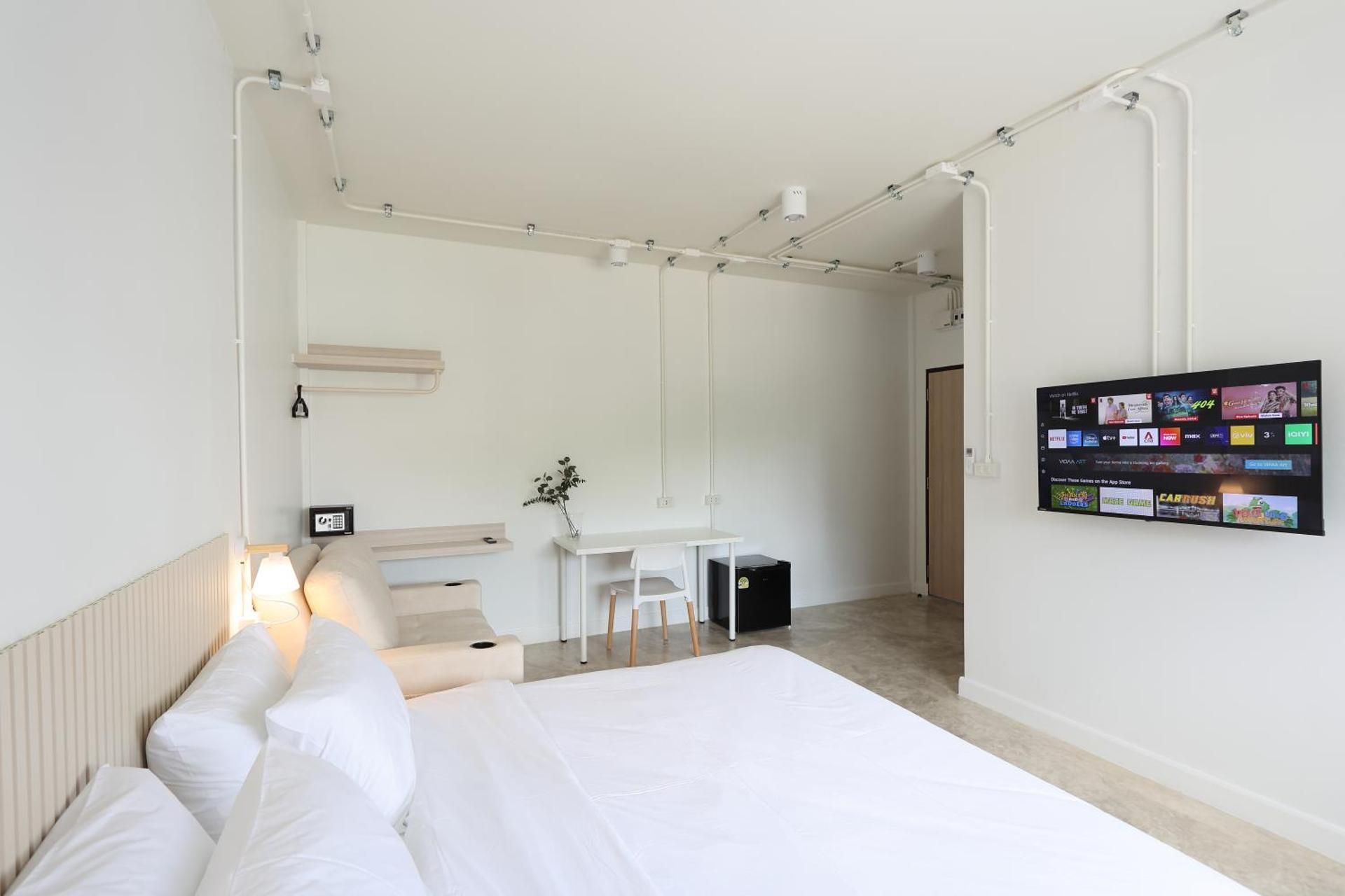 Deluxe King Bed Room