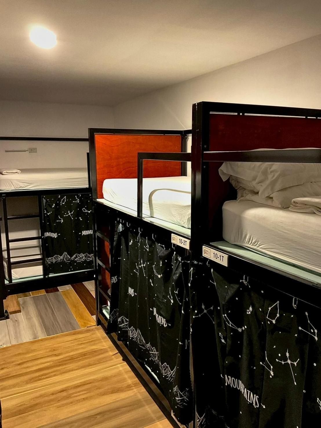 Green Gen Hotel, bed in mixed 6-bed room Bunk Bed in Mixed Dormitory Room 3