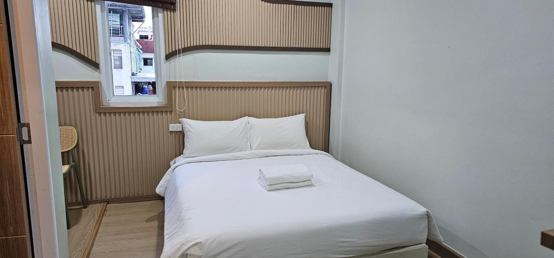 Lub Nai Hostel Standard Double Room