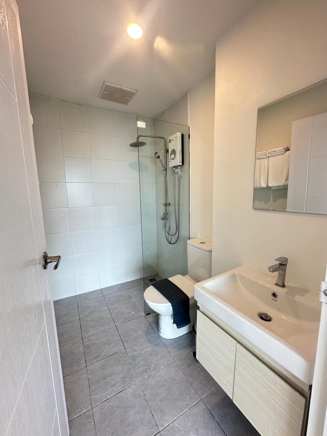 Suite with Mountain View