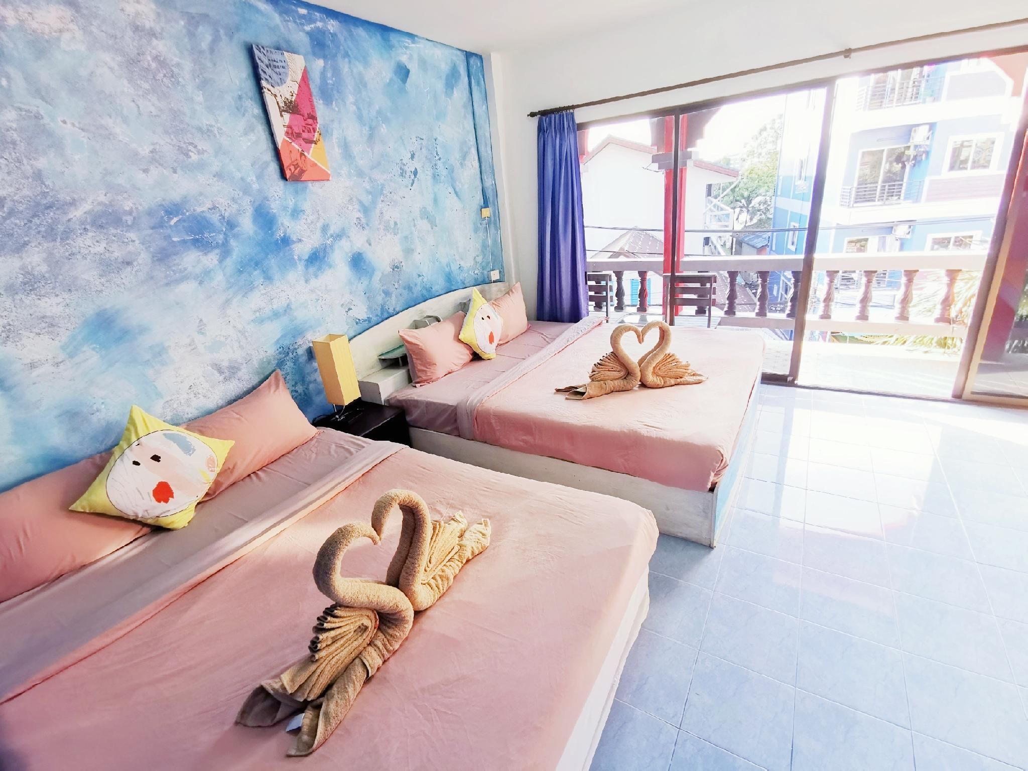 Belle Cose Guesthouse / 4 person Room /Balcony