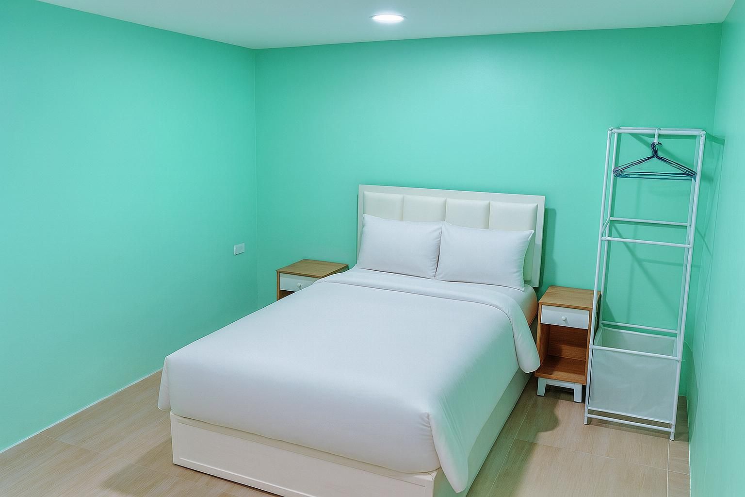 No Window - Standard King Room