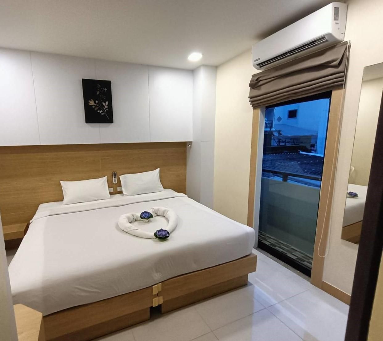 I AM O'TEL Patong Standard Double Room No View