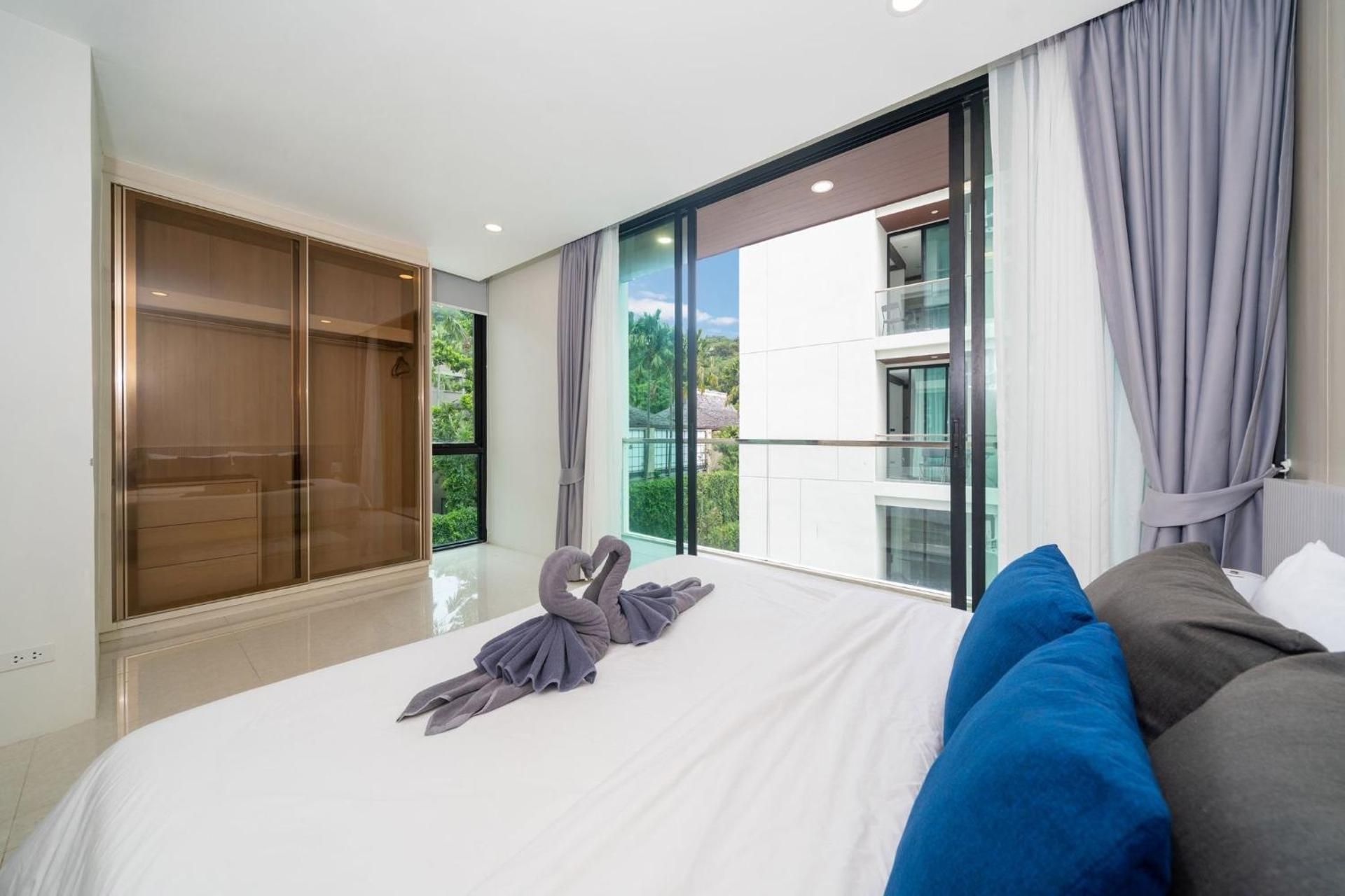 Double Room with Pool View