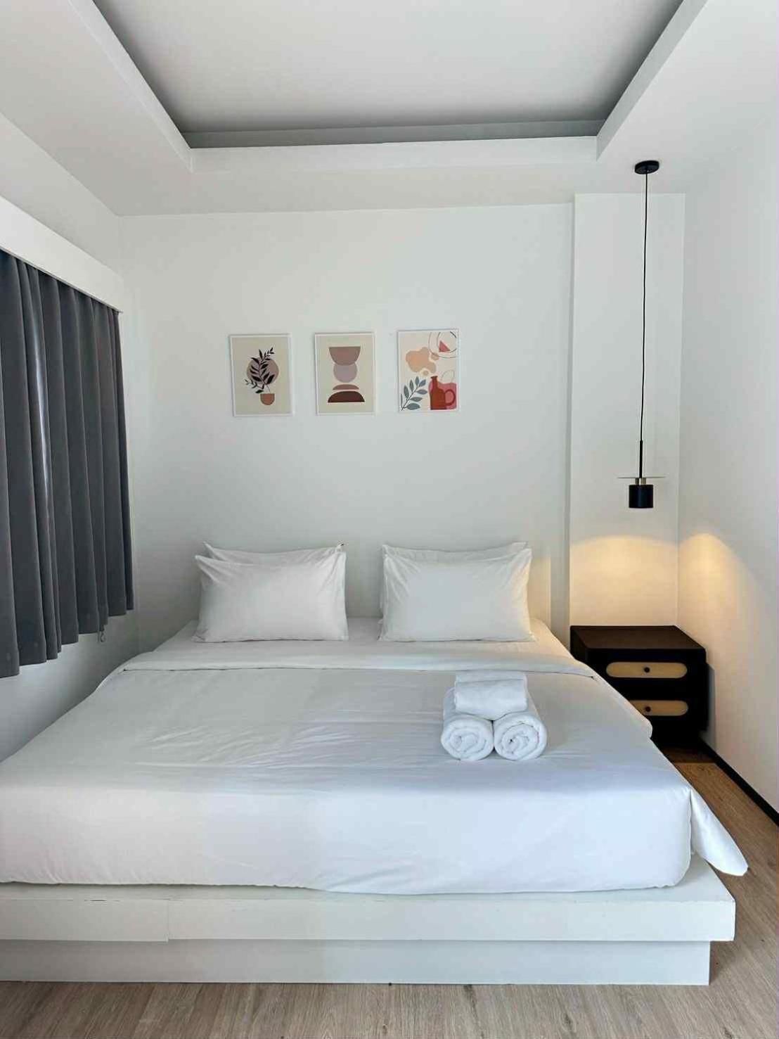 Jellyfish Residence Patong Superior King Bed, City View 2