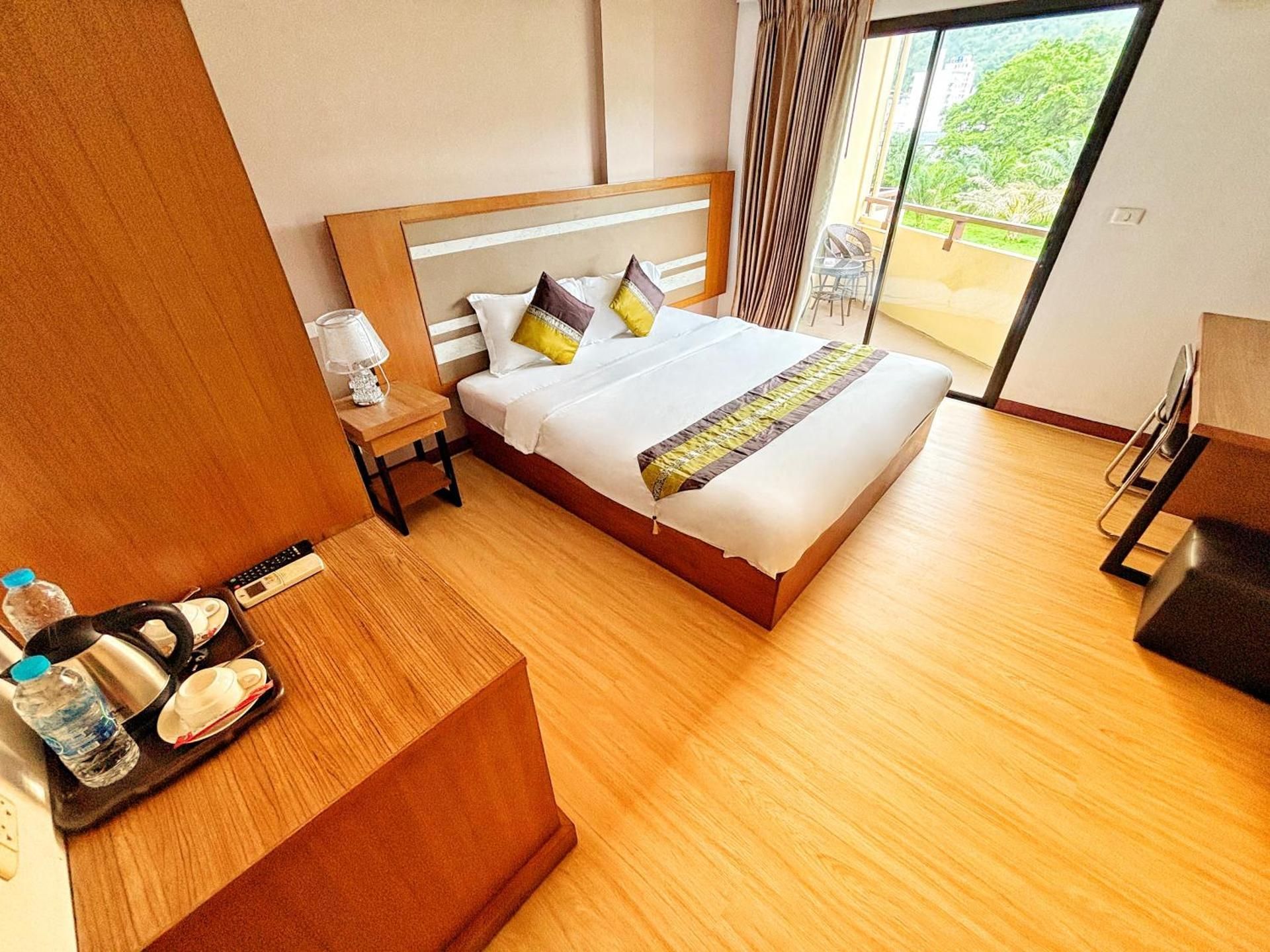Swimming Pool Apartment Hotel