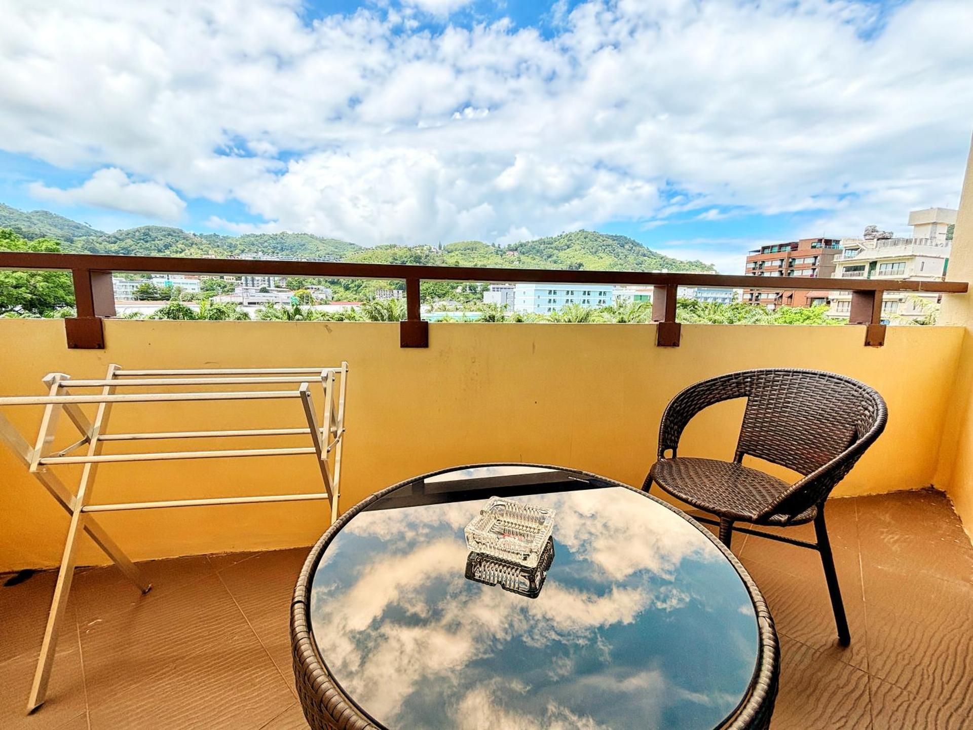 Swimming Pool Apartment Hotel