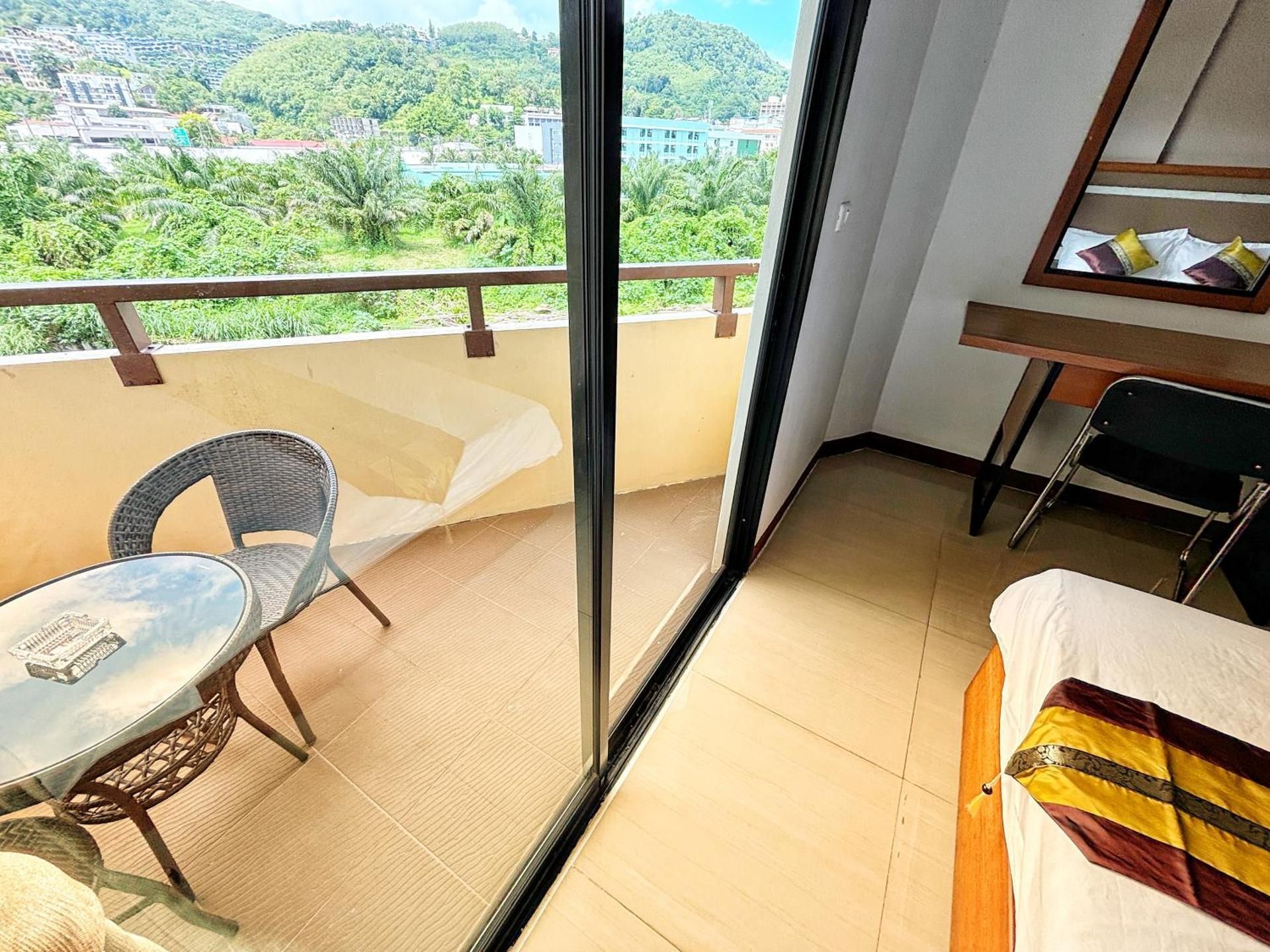 Swimming Pool Apartment Hotel